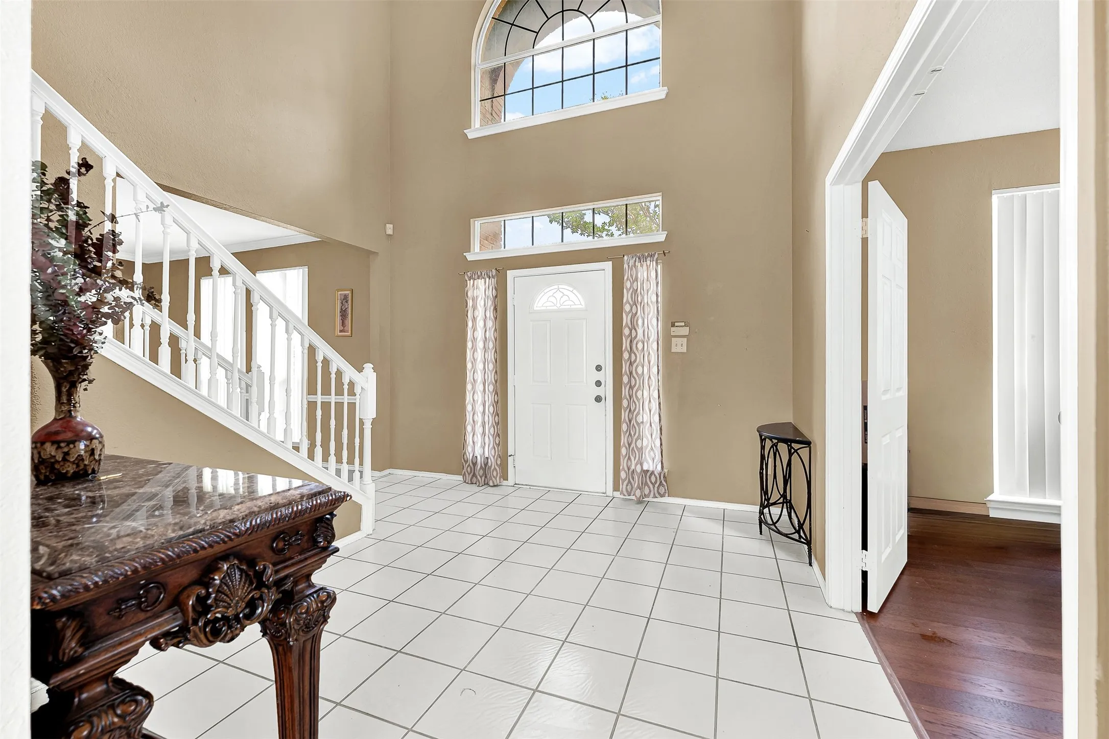Single Family Residence For Sale in Dallas County , 8506 Manchester Drive, Rowlett, Texas 75089, 4 Bedroom, 3 Bathroom, 2 Garage spaces, 2,646 Sqft, built in 1995, Preowned, mls#21144051, Real Estate Agent in Rowlett, Homes For Sale in Dallas county, Homes For Sale in Rowlett, Realtor in Rowlett Texas, Real Estate Brokerage Independent Realty Texas, Luminita Cordes Realtor