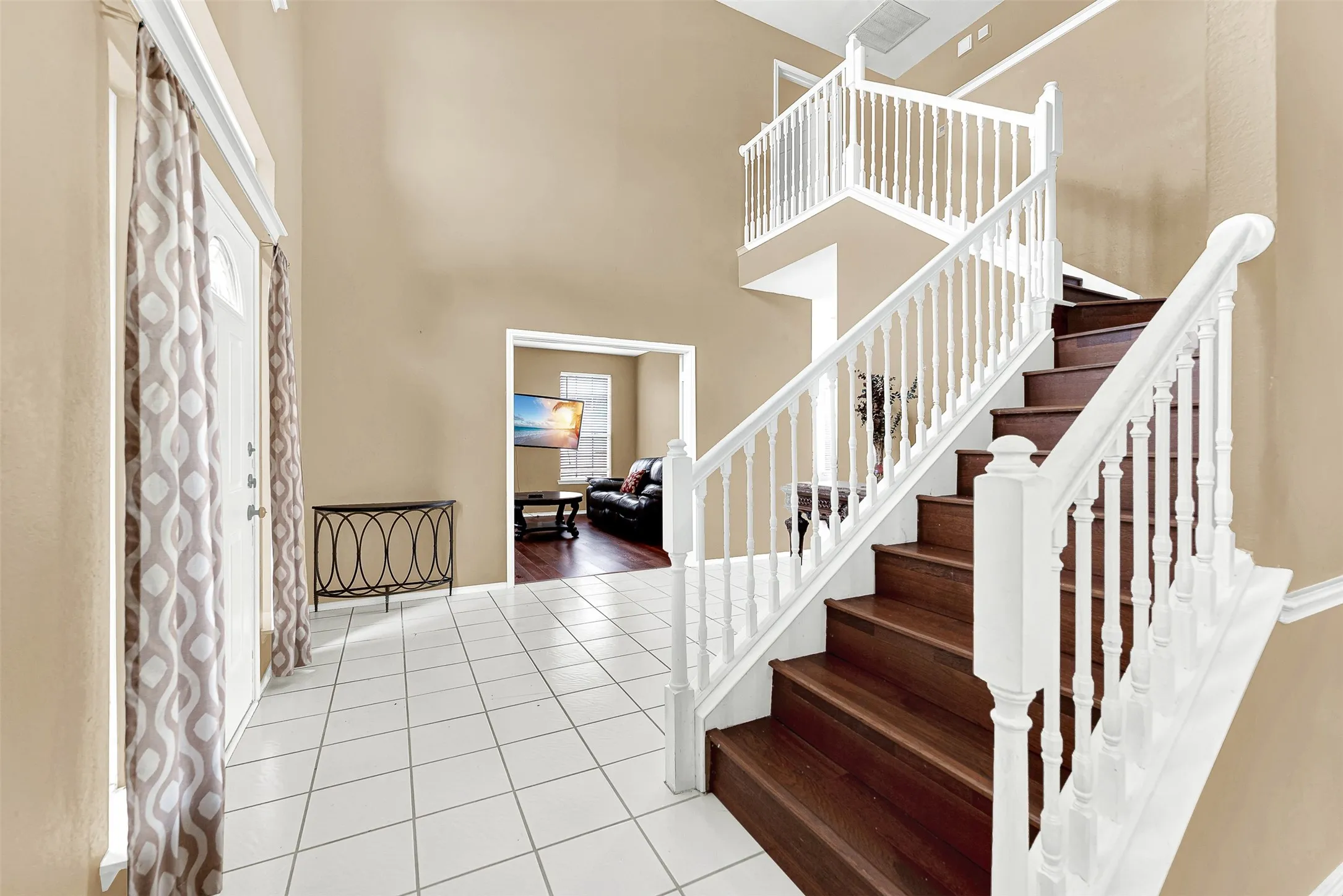 Single Family Residence For Sale in Dallas County , 8506 Manchester Drive, Rowlett, Texas 75089, 4 Bedroom, 3 Bathroom, 2 Garage spaces, 2,646 Sqft, built in 1995, Preowned, mls#21144051, Real Estate Agent in Rowlett, Homes For Sale in Dallas county, Homes For Sale in Rowlett, Realtor in Rowlett Texas, Real Estate Brokerage Independent Realty Texas, Luminita Cordes Realtor