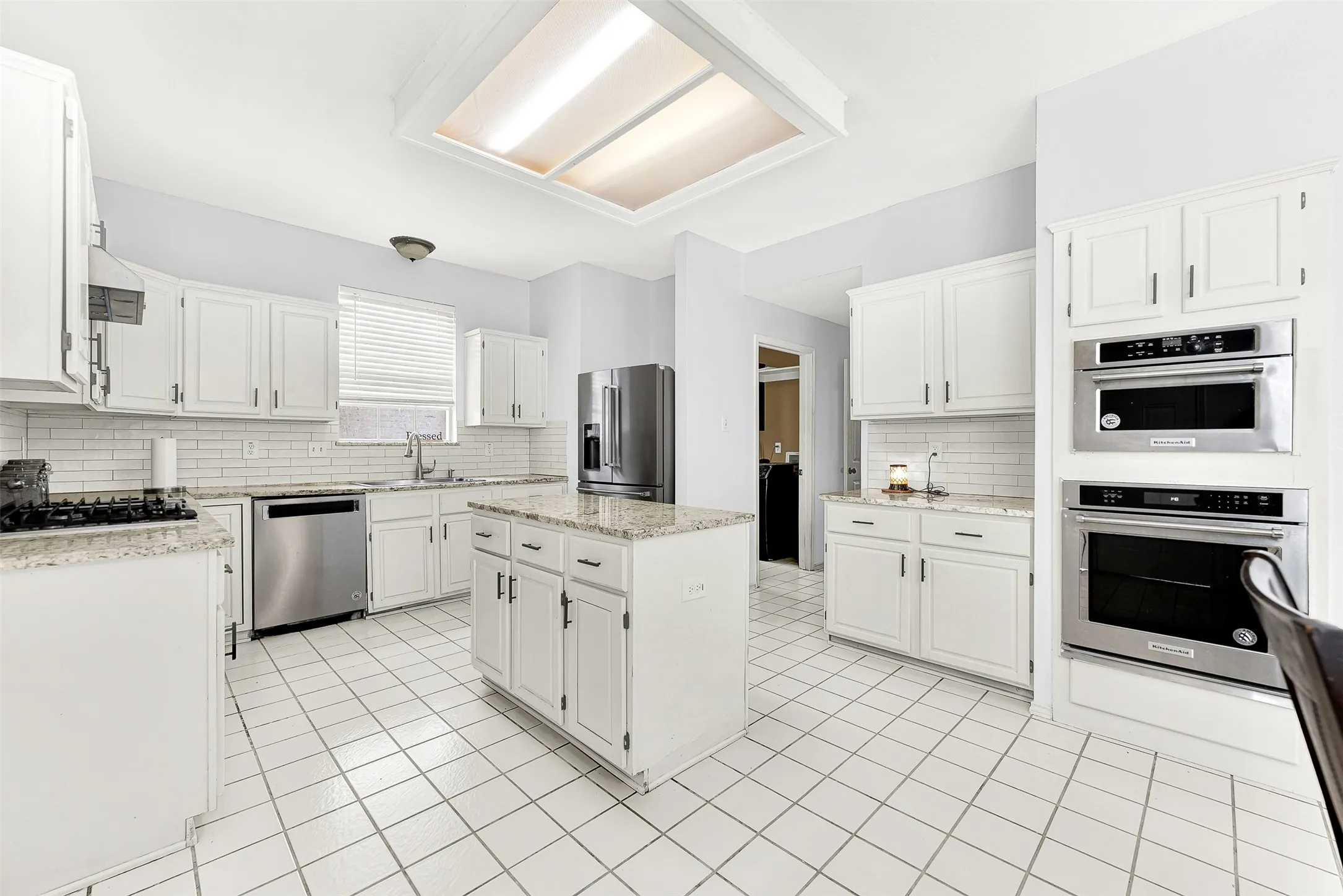 Single Family Residence For Sale in Dallas County , 8506 Manchester Drive, Rowlett, Texas 75089, 4 Bedroom, 3 Bathroom, 2 Garage spaces, 2,646 Sqft, built in 1995, Preowned, mls#21144051, Real Estate Agent in Rowlett, Homes For Sale in Dallas county, Homes For Sale in Rowlett, Realtor in Rowlett Texas, Real Estate Brokerage Independent Realty Texas, Luminita Cordes Realtor