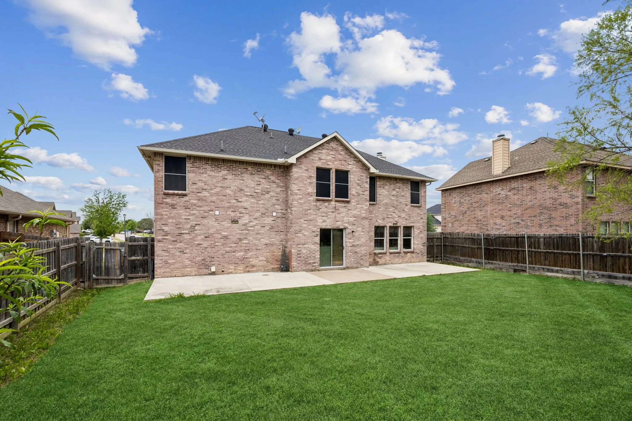 Single Family Residence For Sale in Collin County , 320 Mesa Verde Way, Wylie, Texas 75098, 4 Bedroom, 3 Bathroom, 2 Garage spaces, 2,603 Sqft, built in 2005, Preowned, mls#21248199, Real Estate Agent in Wylie, Homes For Sale in Collin county, Homes For Sale in Wylie, Realtor in Wylie Texas, Real Estate Brokerage Independent Realty Texas, Luminita Cordes Realtor