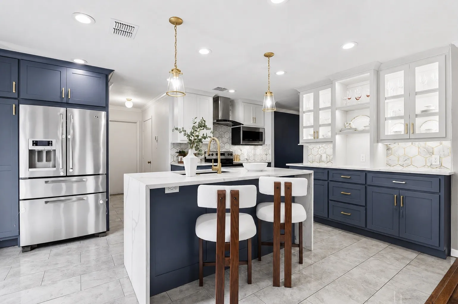 Single Family Residence For Sale in Collin County , 320 Mesa Verde Way, Wylie, Texas 75098, 4 Bedroom, 3 Bathroom, 2 Garage spaces, 2,603 Sqft, built in 2005, Preowned, mls#21248199, Real Estate Agent in Wylie, Homes For Sale in Collin county, Homes For Sale in Wylie, Realtor in Wylie Texas, Real Estate Brokerage Independent Realty Texas, Luminita Cordes Realtor