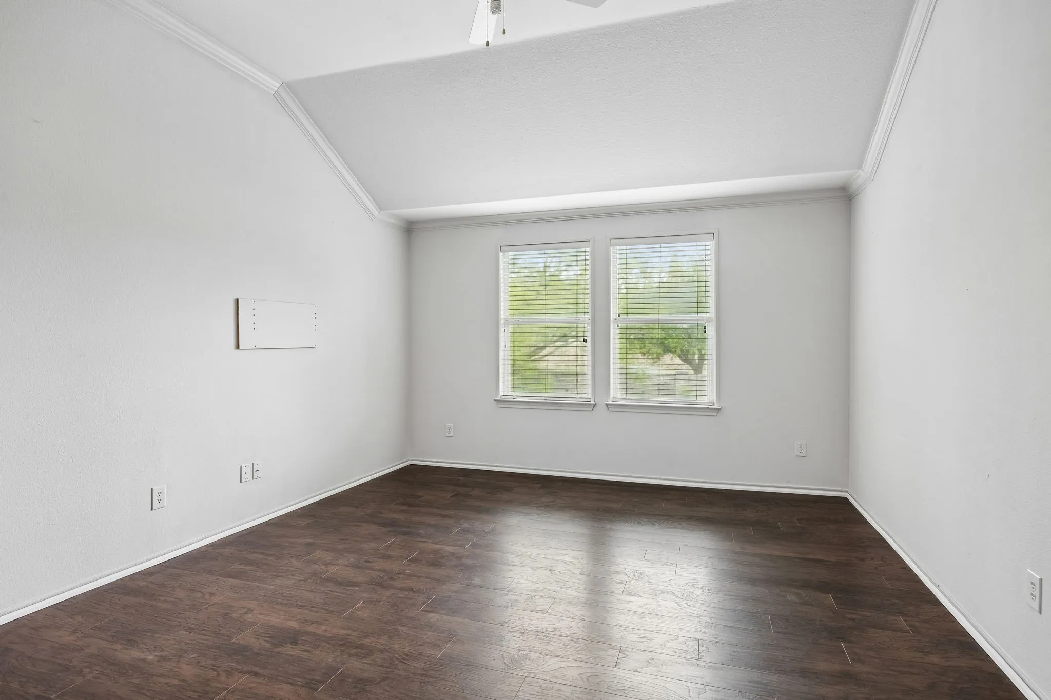 Single Family Residence For Sale in Collin County , 320 Mesa Verde Way, Wylie, Texas 75098, 4 Bedroom, 3 Bathroom, 2 Garage spaces, 2,603 Sqft, built in 2005, Preowned, mls#21248199, Real Estate Agent in Wylie, Homes For Sale in Collin county, Homes For Sale in Wylie, Realtor in Wylie Texas, Real Estate Brokerage Independent Realty Texas, Luminita Cordes Realtor