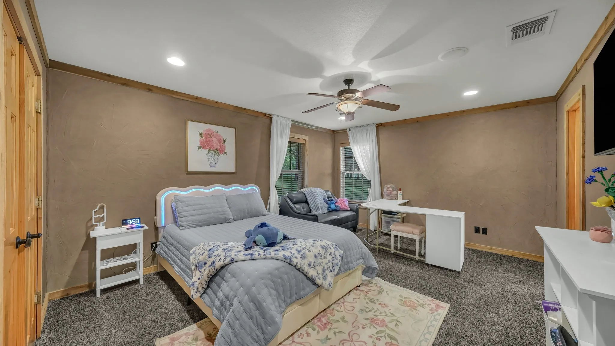 Single Family Residence For Sale in Parker County , 2712 Bethel Road, Weatherford, Texas 76087, 3 Bedrooms, 4 Bathrooms, 3 Garage spaces, 3,338 Sqft, built in 2005, Preowned, Price $1,049,000, mls#21247744, Real Estate Agent in Weatherford, Homes For Sale in Parker county, Homes For Sale in Weatherford, Realtor in Weatherford Texas, Real Estate Brokerage Independent Realty Texas, Luminita Cordes Realtor