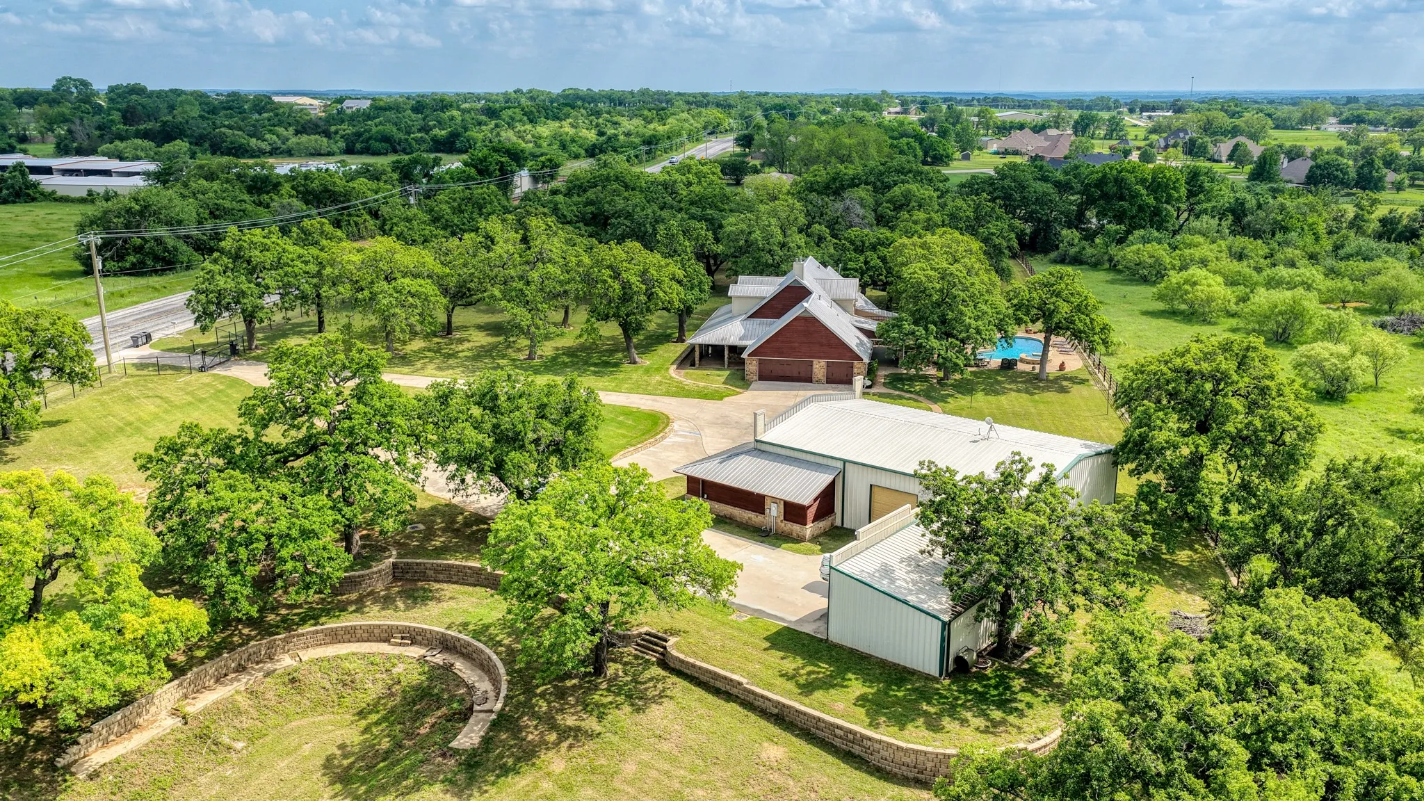 Single Family Residence For Sale in Parker County , 2712 Bethel Road, Weatherford, Texas 76087, 3 Bedrooms, 4 Bathrooms, 3 Garage spaces, 3,338 Sqft, built in 2005, Preowned, Price $1,049,000, mls#21247744, Real Estate Agent in Weatherford, Homes For Sale in Parker county, Homes For Sale in Weatherford, Realtor in Weatherford Texas, Real Estate Brokerage Independent Realty Texas, Luminita Cordes Realtor