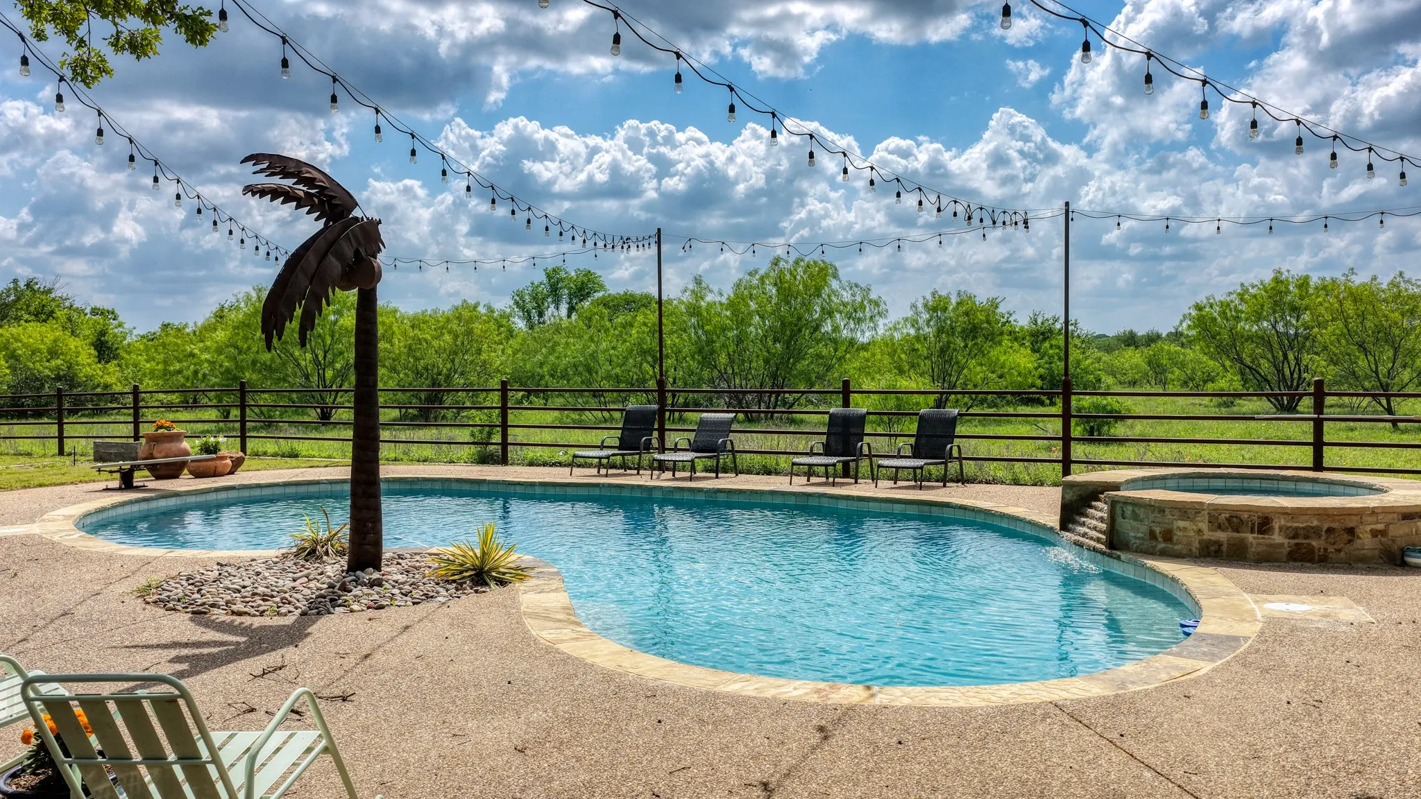 Single Family Residence For Sale in Parker County , 2712 Bethel Road, Weatherford, Texas 76087, 3 Bedrooms, 4 Bathrooms, 3 Garage spaces, 3,338 Sqft, built in 2005, Preowned, Price $1,049,000, mls#21247744, Real Estate Agent in Weatherford, Homes For Sale in Parker county, Homes For Sale in Weatherford, Realtor in Weatherford Texas, Real Estate Brokerage Independent Realty Texas, Luminita Cordes Realtor