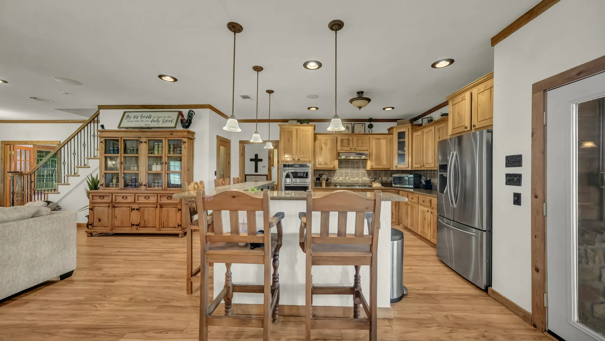 Single Family Residence For Sale in Parker County , 2712 Bethel Road, Weatherford, Texas 76087, 3 Bedrooms, 4 Bathrooms, 3 Garage spaces, 3,338 Sqft, built in 2005, Preowned, Price $1,049,000, mls#21247744, Real Estate Agent in Weatherford, Homes For Sale in Parker county, Homes For Sale in Weatherford, Realtor in Weatherford Texas, Real Estate Brokerage Independent Realty Texas, Luminita Cordes Realtor