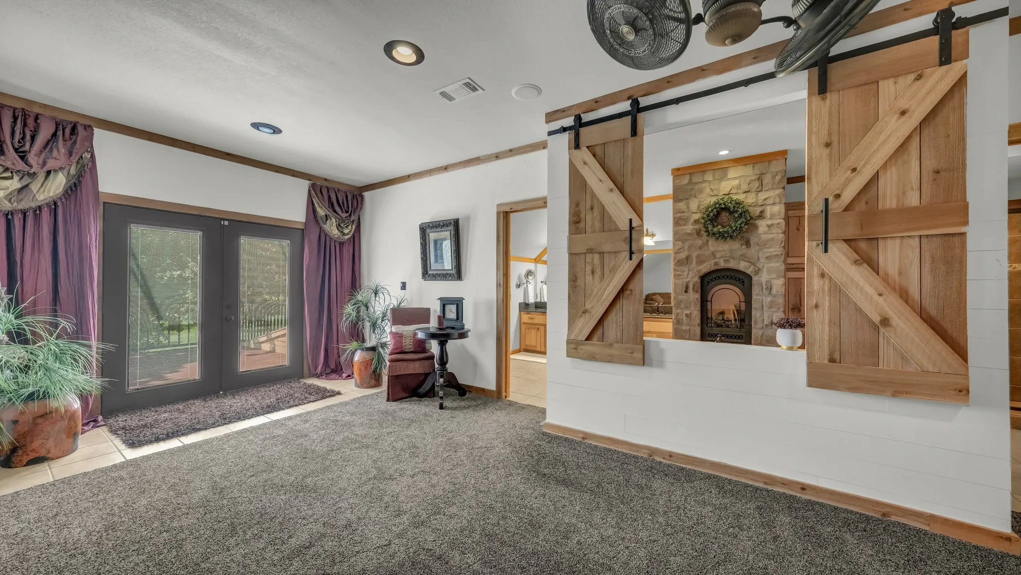 Single Family Residence For Sale in Parker County , 2712 Bethel Road, Weatherford, Texas 76087, 3 Bedrooms, 4 Bathrooms, 3 Garage spaces, 3,338 Sqft, built in 2005, Preowned, Price $1,049,000, mls#21247744, Real Estate Agent in Weatherford, Homes For Sale in Parker county, Homes For Sale in Weatherford, Realtor in Weatherford Texas, Real Estate Brokerage Independent Realty Texas, Luminita Cordes Realtor