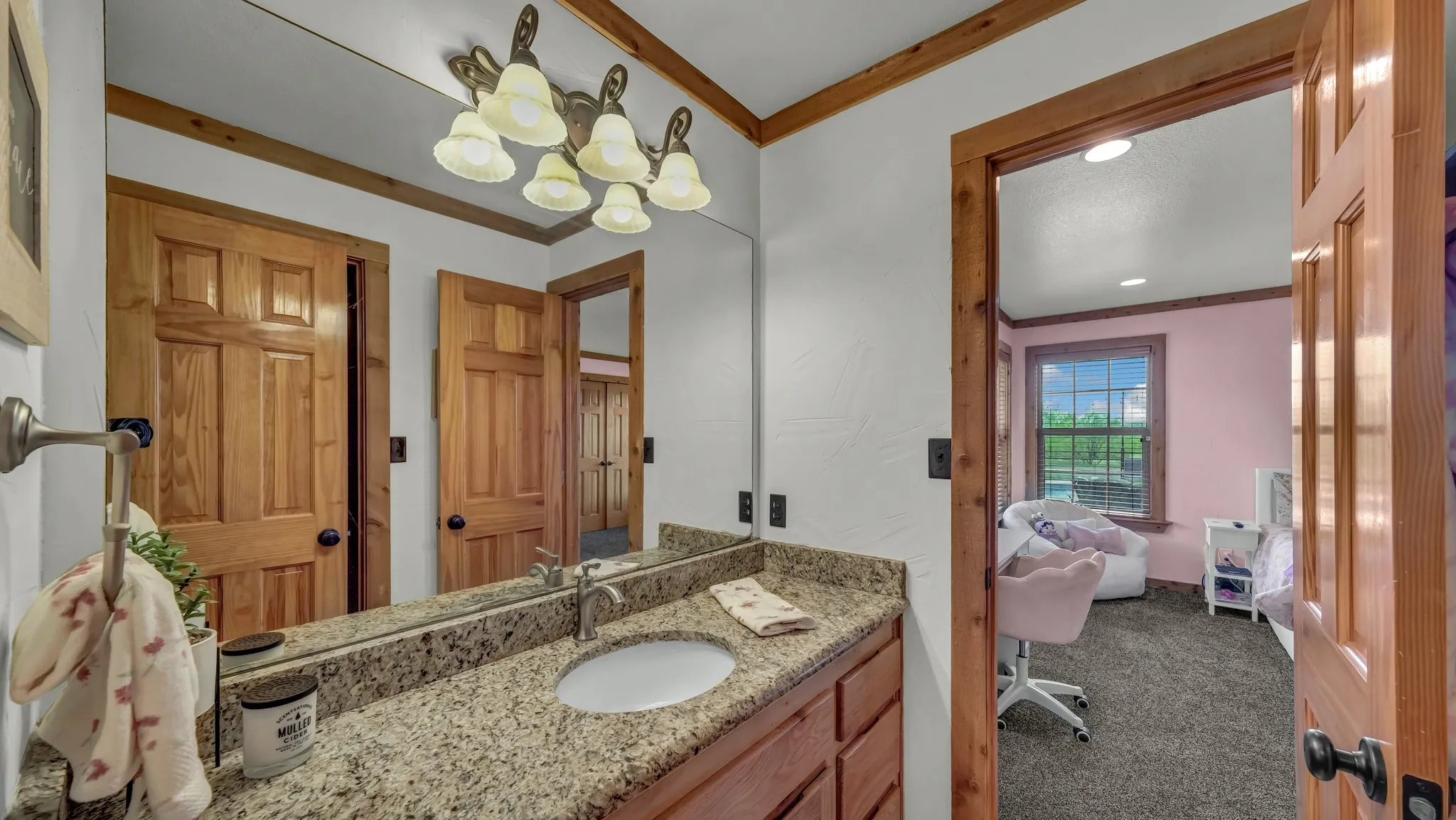Single Family Residence For Sale in Parker County , 2712 Bethel Road, Weatherford, Texas 76087, 3 Bedrooms, 4 Bathrooms, 3 Garage spaces, 3,338 Sqft, built in 2005, Preowned, Price $1,049,000, mls#21247744, Real Estate Agent in Weatherford, Homes For Sale in Parker county, Homes For Sale in Weatherford, Realtor in Weatherford Texas, Real Estate Brokerage Independent Realty Texas, Luminita Cordes Realtor