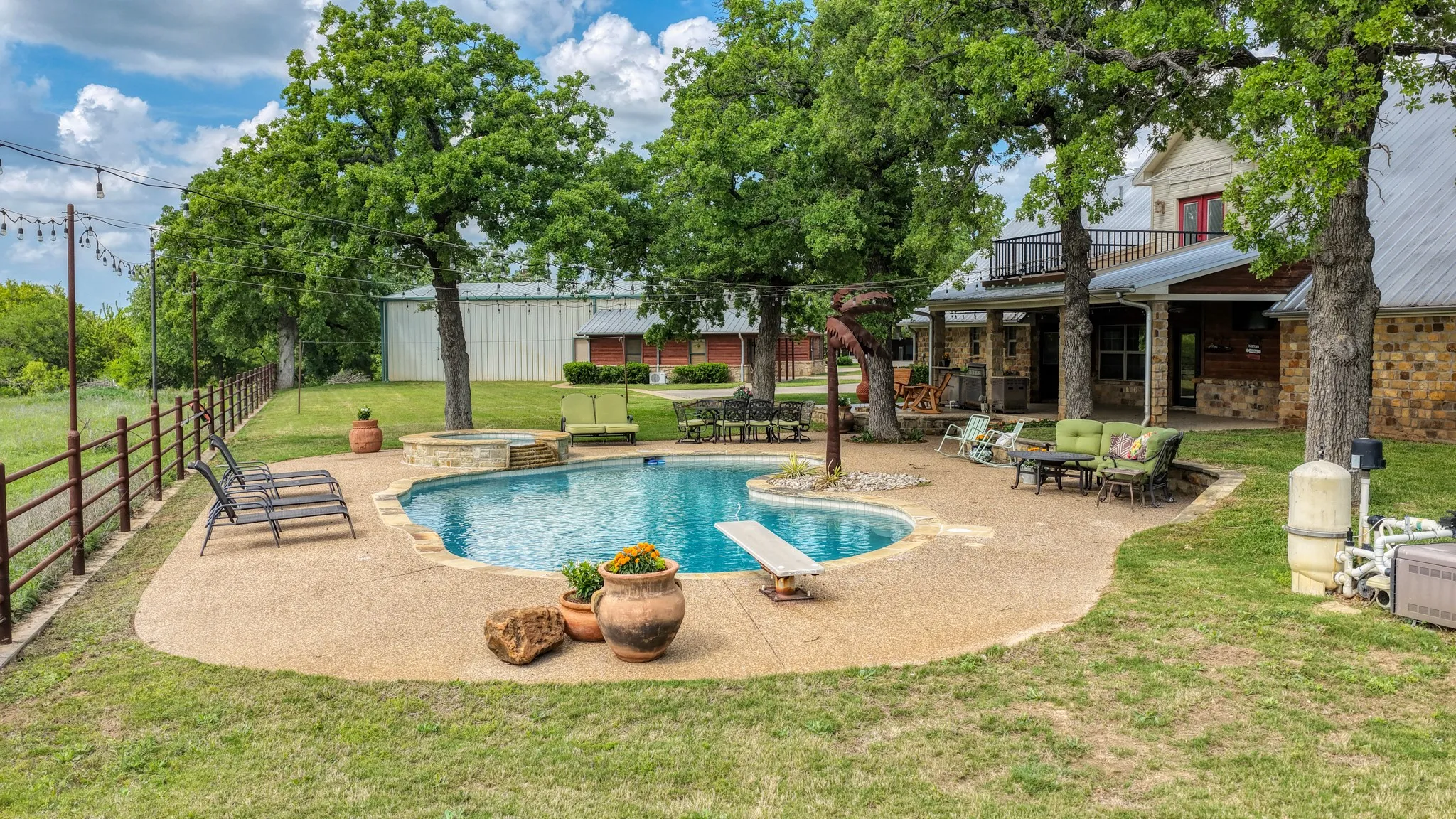 Single Family Residence For Sale in Parker County , 2712 Bethel Road, Weatherford, Texas 76087, 3 Bedrooms, 4 Bathrooms, 3 Garage spaces, 3,338 Sqft, built in 2005, Preowned, Price $1,049,000, mls#21247744, Real Estate Agent in Weatherford, Homes For Sale in Parker county, Homes For Sale in Weatherford, Realtor in Weatherford Texas, Real Estate Brokerage Independent Realty Texas, Luminita Cordes Realtor