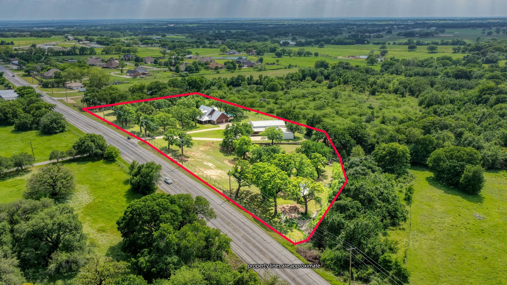 Single Family Residence For Sale in Parker County , 2712 Bethel Road, Weatherford, Texas 76087, 3 Bedrooms, 4 Bathrooms, 3 Garage spaces, 3,338 Sqft, built in 2005, Preowned, Price $1,049,000, mls#21247744, Real Estate Agent in Weatherford, Homes For Sale in Parker county, Homes For Sale in Weatherford, Realtor in Weatherford Texas, Real Estate Brokerage Independent Realty Texas, Luminita Cordes Realtor