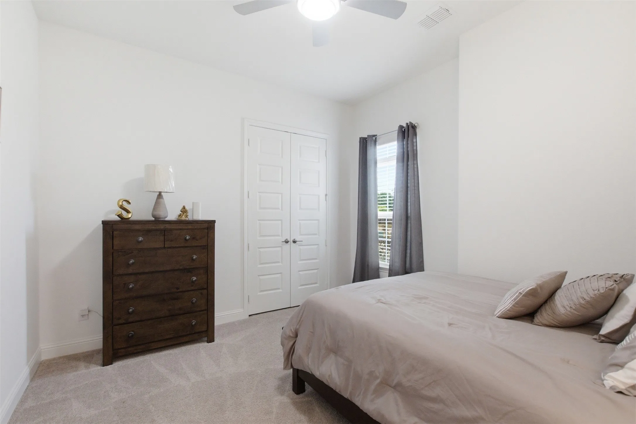 Single Family Residence For Sale in Johnson County , 6008 Glenwood Drive, Joshua, Texas 76058, 3 Bedroom, 3 Bathroom, 3 Garage spaces, 2,707 Sqft, built in 2022, Preowned, mls#21246732, Real Estate Agent in Joshua, Homes For Sale in Johnson county, Homes For Sale in Joshua, Realtor in Joshua Texas, Real Estate Brokerage Independent Realty Texas, Luminita Cordes Realtor