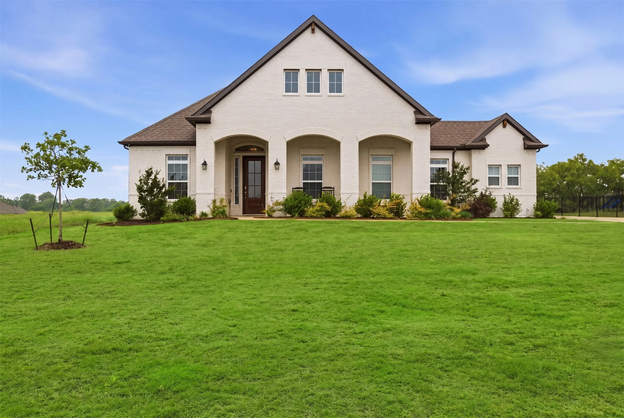 Single Family Residence For Sale in Johnson County , 6008 Glenwood Drive, Joshua, Texas 76058, 3 Bedroom, 3 Bathroom, 3 Garage spaces, 2,707 Sqft, built in 2022, Preowned, mls#21246732, Real Estate Agent in Joshua, Homes For Sale in Johnson county, Homes For Sale in Joshua, Realtor in Joshua Texas, Real Estate Brokerage Independent Realty Texas, Luminita Cordes Realtor