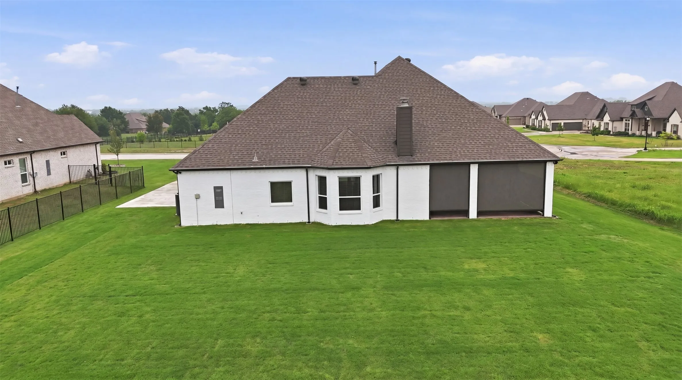 Single Family Residence For Sale in Johnson County , 6008 Glenwood Drive, Joshua, Texas 76058, 3 Bedroom, 3 Bathroom, 3 Garage spaces, 2,707 Sqft, built in 2022, Preowned, mls#21246732, Real Estate Agent in Joshua, Homes For Sale in Johnson county, Homes For Sale in Joshua, Realtor in Joshua Texas, Real Estate Brokerage Independent Realty Texas, Luminita Cordes Realtor
