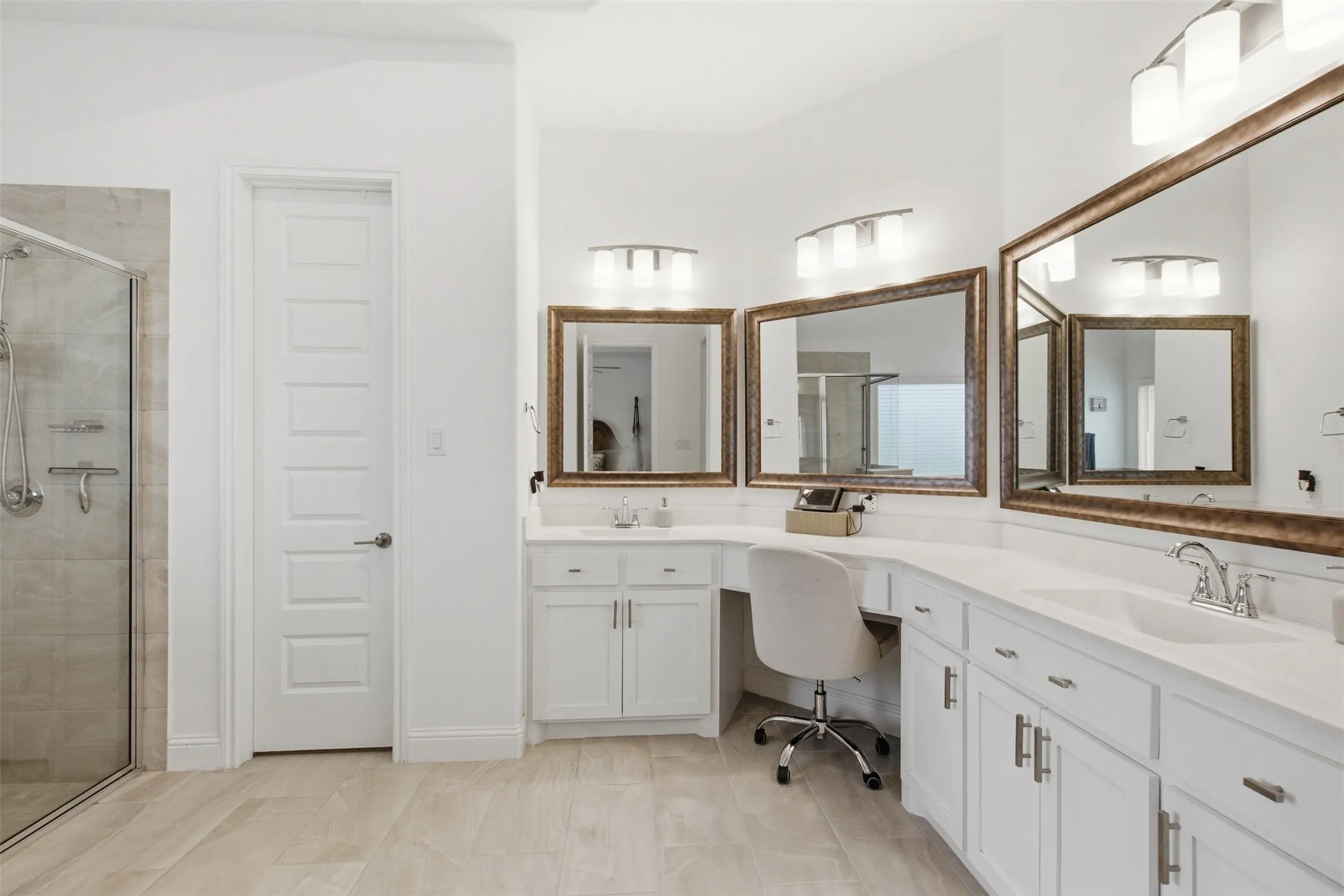 Single Family Residence For Sale in Johnson County , 6008 Glenwood Drive, Joshua, Texas 76058, 3 Bedroom, 3 Bathroom, 3 Garage spaces, 2,707 Sqft, built in 2022, Preowned, mls#21246732, Real Estate Agent in Joshua, Homes For Sale in Johnson county, Homes For Sale in Joshua, Realtor in Joshua Texas, Real Estate Brokerage Independent Realty Texas, Luminita Cordes Realtor