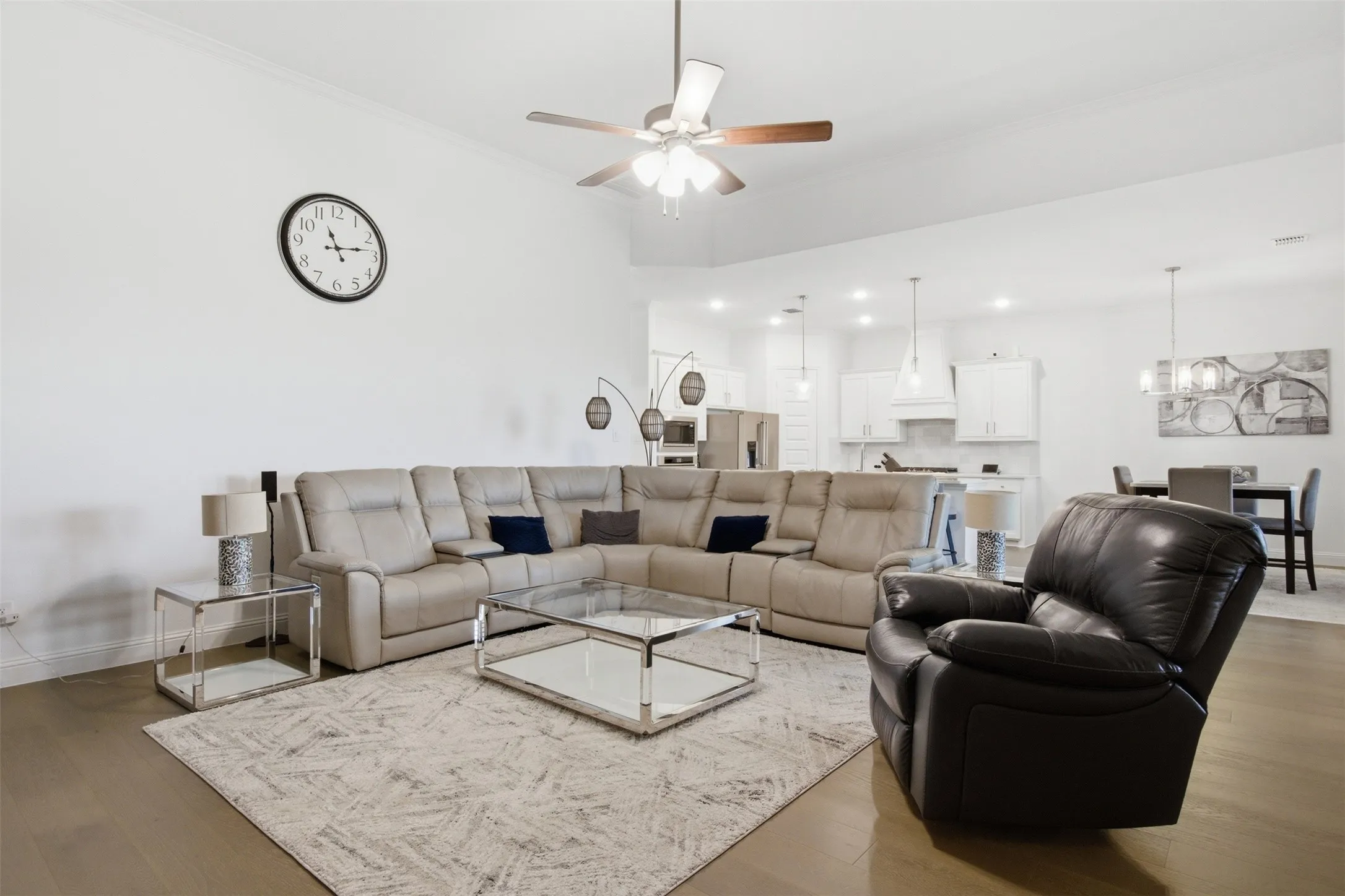 Single Family Residence For Sale in Johnson County , 6008 Glenwood Drive, Joshua, Texas 76058, 3 Bedroom, 3 Bathroom, 3 Garage spaces, 2,707 Sqft, built in 2022, Preowned, mls#21246732, Real Estate Agent in Joshua, Homes For Sale in Johnson county, Homes For Sale in Joshua, Realtor in Joshua Texas, Real Estate Brokerage Independent Realty Texas, Luminita Cordes Realtor