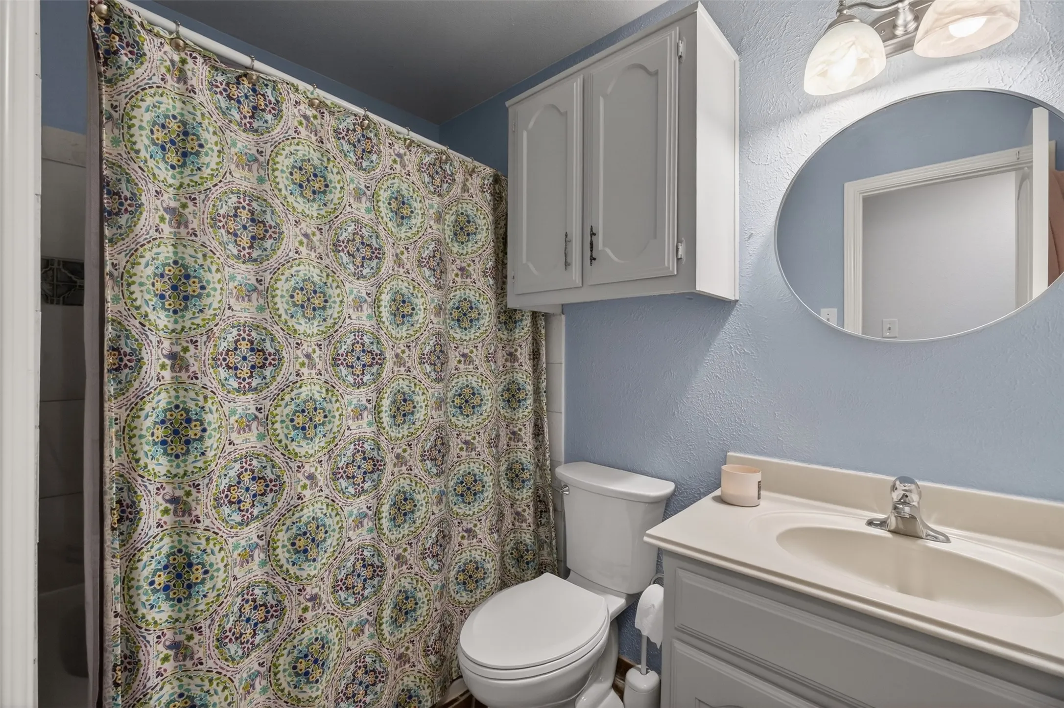 Single Family Residence For Sale in Dallas County , 7220 Elderberry Lane, Dallas, Texas 75249, 3 Bedroom, 2 Bathroom, 2 Garage spaces, 1,252 Sqft, built in 1981, mls#21245927, Real Estate Agent in Dallas, Homes For Sale in Dallas county, Homes For Sale in Dallas, Realtor in Dallas Texas, Real Estate Brokerage Independent Realty Texas, Luminita Cordes Realtor