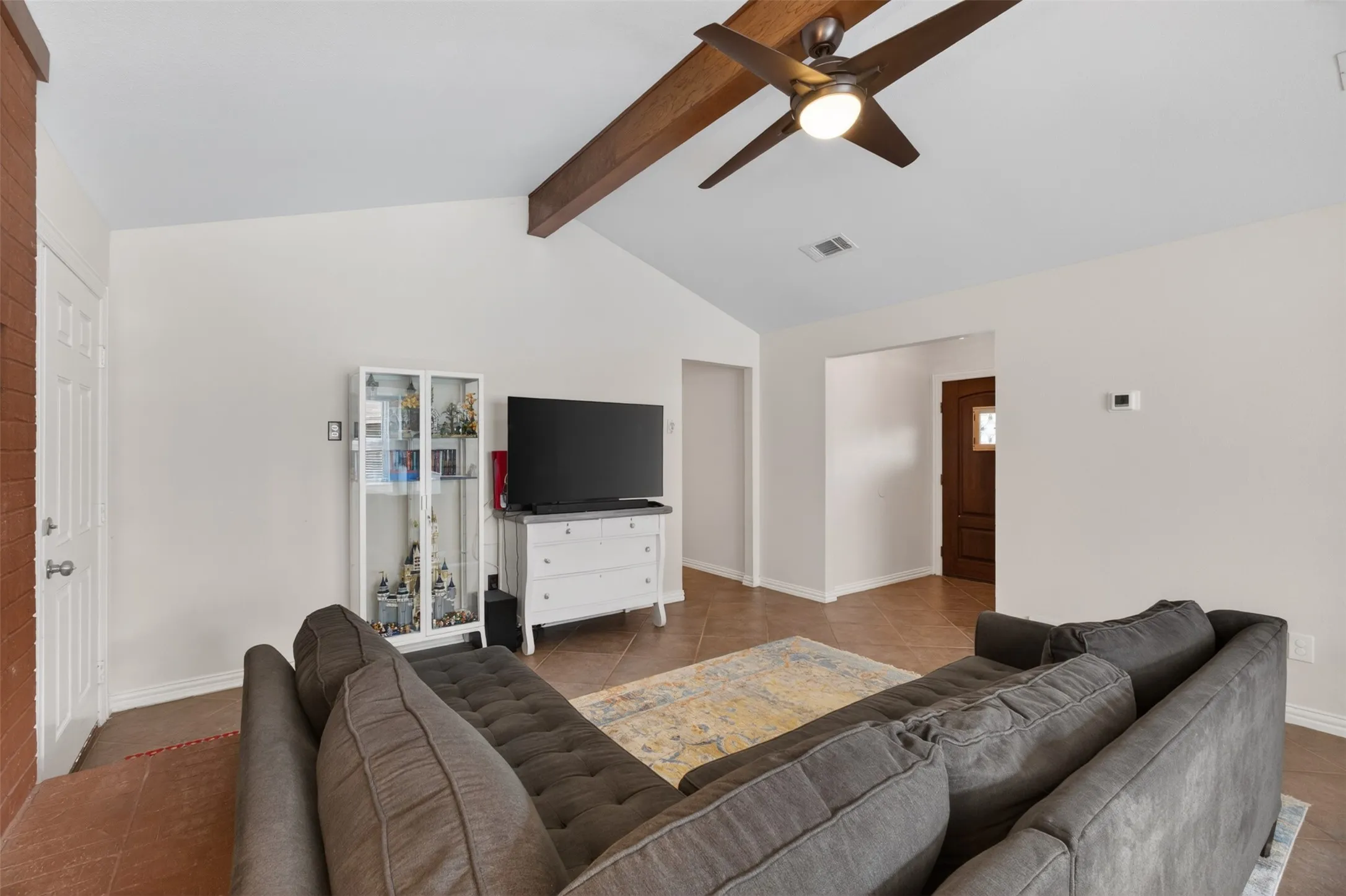 Single Family Residence For Sale in Dallas County , 7220 Elderberry Lane, Dallas, Texas 75249, 3 Bedroom, 2 Bathroom, 2 Garage spaces, 1,252 Sqft, built in 1981, mls#21245927, Real Estate Agent in Dallas, Homes For Sale in Dallas county, Homes For Sale in Dallas, Realtor in Dallas Texas, Real Estate Brokerage Independent Realty Texas, Luminita Cordes Realtor