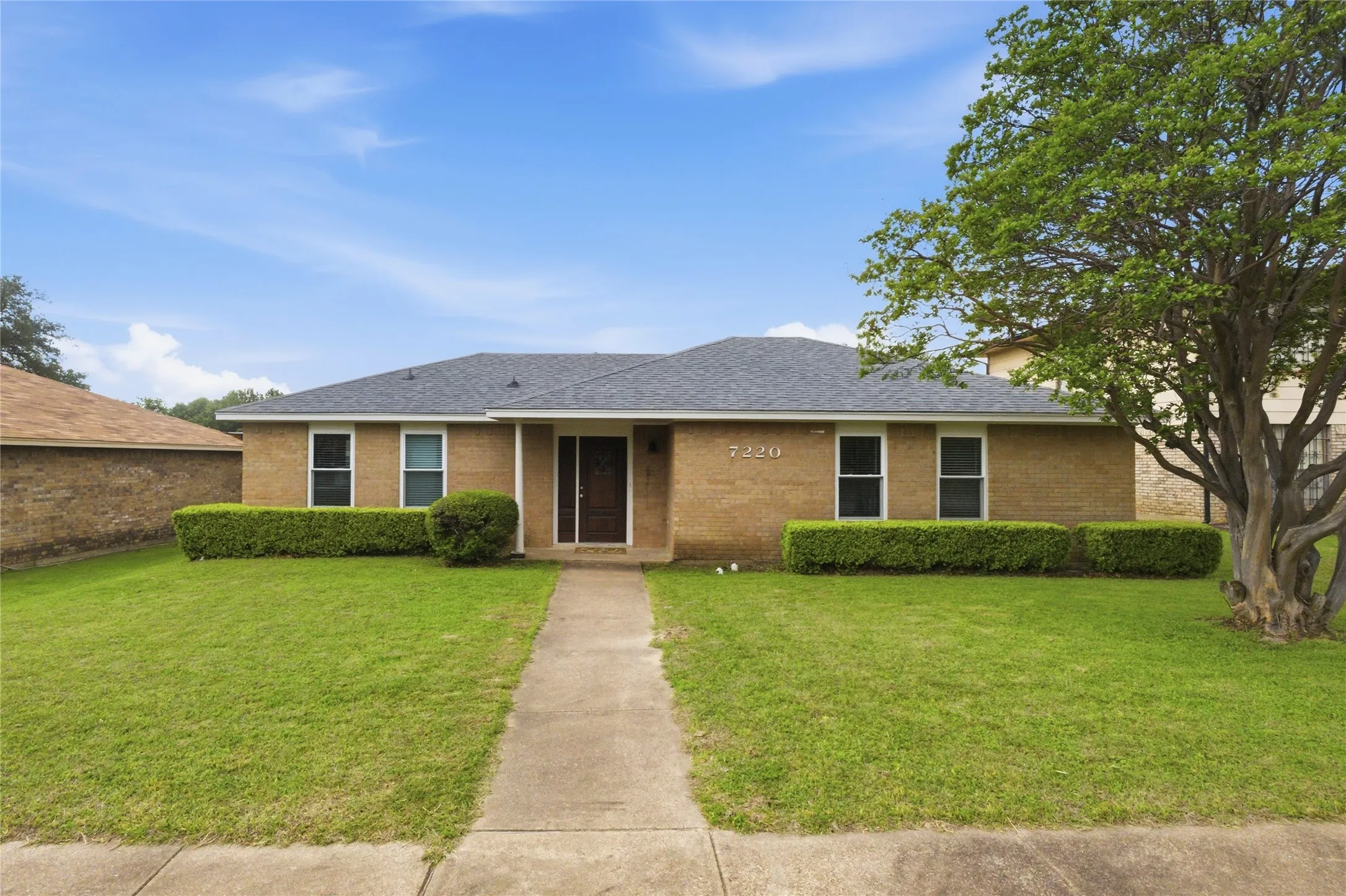 Single Family Residence For Sale in Dallas County , 7220 Elderberry Lane, Dallas, Texas 75249, 3 Bedroom, 2 Bathroom, 2 Garage spaces, 1,252 Sqft, built in 1981, mls#21245927, Real Estate Agent in Dallas, Homes For Sale in Dallas county, Homes For Sale in Dallas, Realtor in Dallas Texas, Real Estate Brokerage Independent Realty Texas, Luminita Cordes Realtor