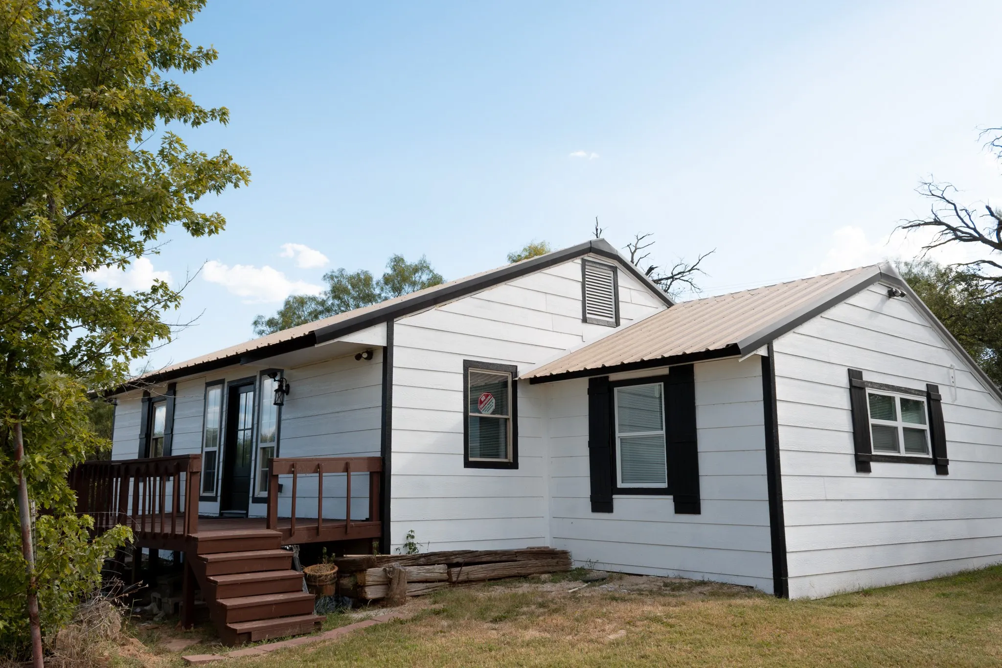 Single Family Residence For Sale in Stephens County , 497 Water District Road 214, Breckenridge, Texas 76424, 3 Bedrooms, 2 Bathrooms, Garage spaces, 1,148 Sqft, built in 1960, Preowned, Price $299,000, mls#21247808, Real Estate Agent in Breckenridge, Homes For Sale in Stephens county, Homes For Sale in Breckenridge, Realtor in Breckenridge Texas, Real Estate Brokerage Independent Realty Texas, Luminita Cordes Realtor