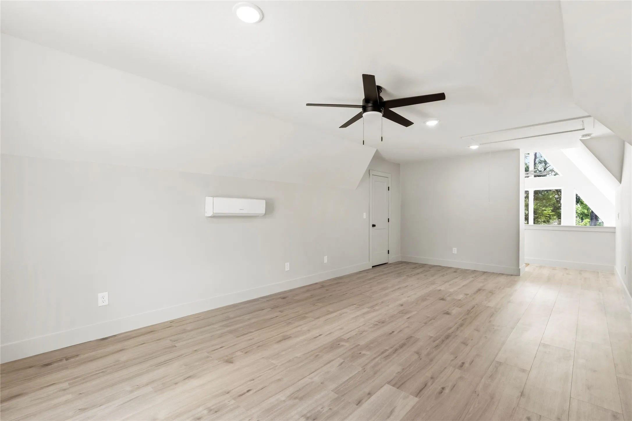 Single Family Residence For Sale in Wood County , 268 County Road 2297, Mineola, Texas 75773, 3 Bedroom, 2 Bathroom, Garage spaces, 1,770 Sqft, built in 2026, New Construction - Complete, mls#21241887, Real Estate Agent in Mineola, Homes For Sale in Wood county, Homes For Sale in Mineola, Realtor in Mineola Texas, Real Estate Brokerage Independent Realty Texas, Luminita Cordes Realtor