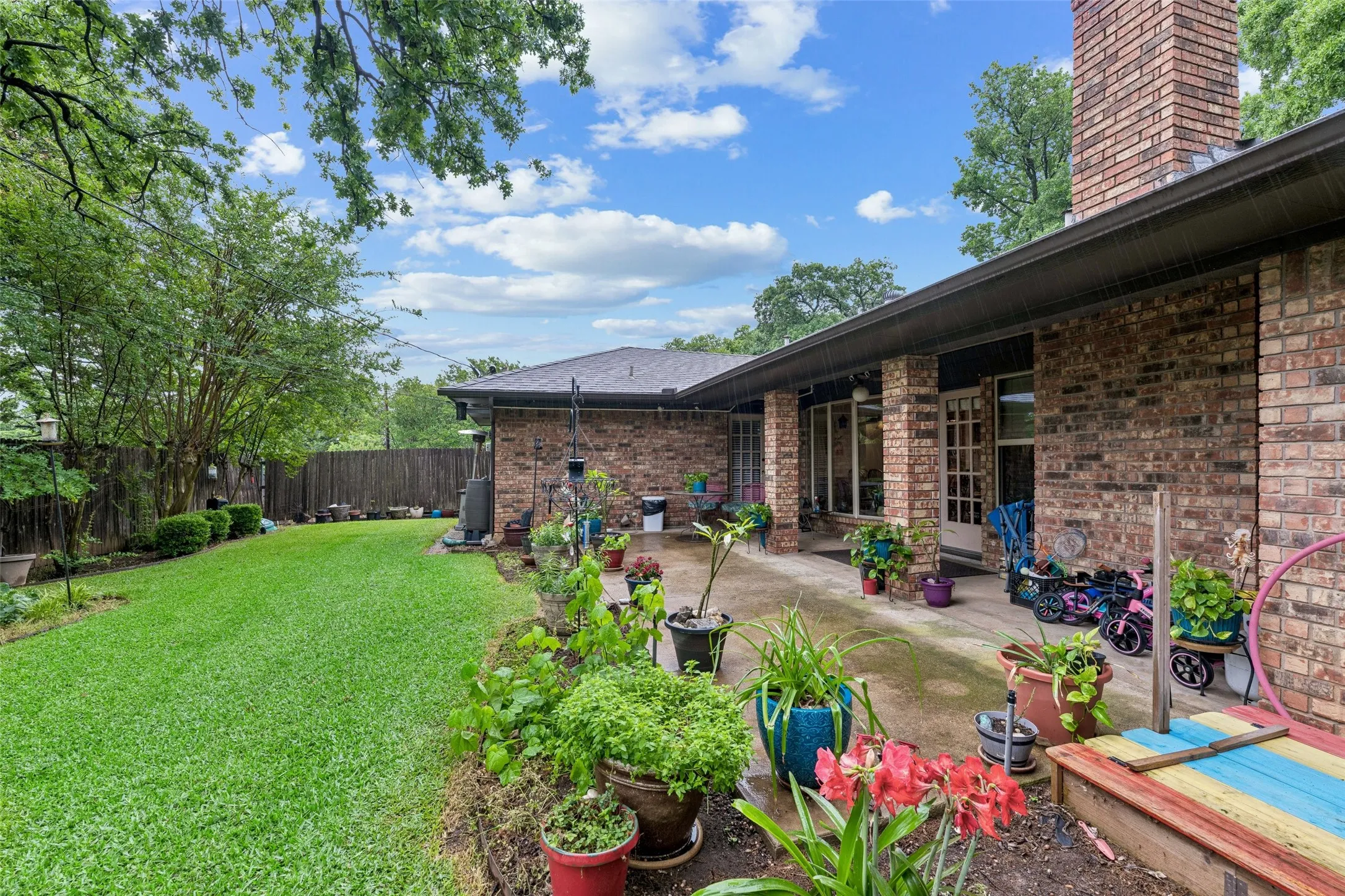 Single Family Residence For Sale in Tarrant County , 5707 Trail Crest Drive, Arlington, Texas 76017, 4 Bedroom, 2 Bathroom, 2 Garage spaces, 1,954 Sqft, built in 1977, Preowned, mls#21247902, Real Estate Agent in Arlington, Homes For Sale in Tarrant county, Homes For Sale in Arlington, Realtor in Arlington Texas, Real Estate Brokerage Independent Realty Texas, Luminita Cordes Realtor