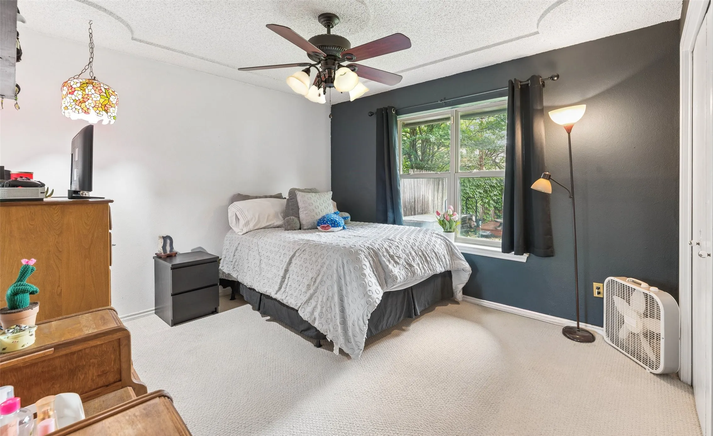Single Family Residence For Sale in Tarrant County , 5707 Trail Crest Drive, Arlington, Texas 76017, 4 Bedroom, 2 Bathroom, 2 Garage spaces, 1,954 Sqft, built in 1977, Preowned, mls#21247902, Real Estate Agent in Arlington, Homes For Sale in Tarrant county, Homes For Sale in Arlington, Realtor in Arlington Texas, Real Estate Brokerage Independent Realty Texas, Luminita Cordes Realtor
