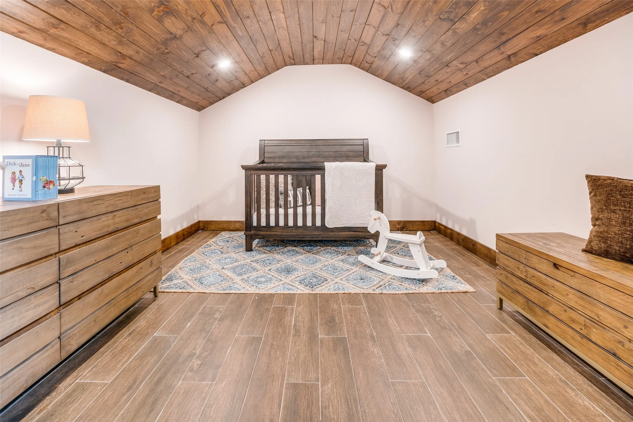 Single Family Residence For Sale in Franklin (TX) County , 1478 Charlya Drive, Scroggins, Texas 75480, 5 Bedroom, 6 Bathroom, Garage spaces, 3,937 Sqft, built in 2004, Preowned, mls#21248013, Real Estate Agent in Scroggins, Homes For Sale in Franklin (TX) county, Homes For Sale in Scroggins, Realtor in Scroggins Texas, Real Estate Brokerage Independent Realty Texas, Luminita Cordes Realtor