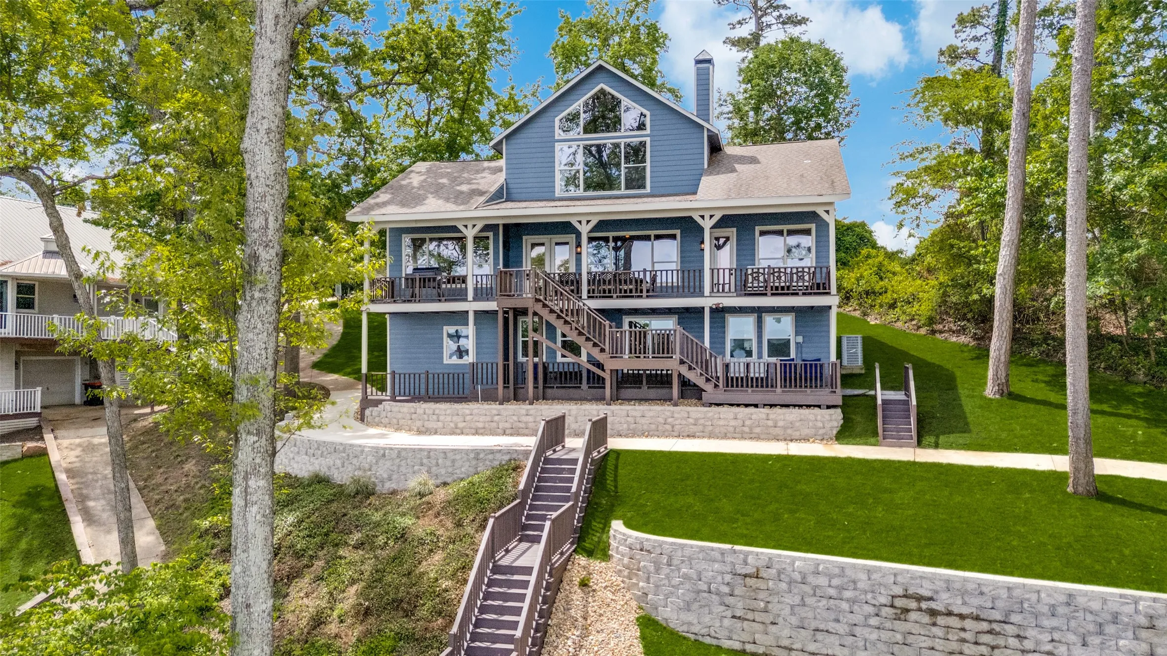 Single Family Residence For Sale in Franklin (TX) County , 1478 Charlya Drive, Scroggins, Texas 75480, 5 Bedroom, 6 Bathroom, Garage spaces, 3,937 Sqft, built in 2004, Preowned, mls#21248013, Real Estate Agent in Scroggins, Homes For Sale in Franklin (TX) county, Homes For Sale in Scroggins, Realtor in Scroggins Texas, Real Estate Brokerage Independent Realty Texas, Luminita Cordes Realtor