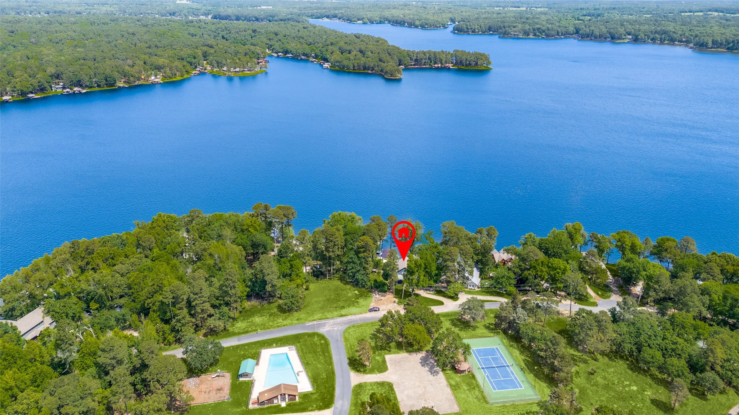 Single Family Residence For Sale in Franklin (TX) County , 1478 Charlya Drive, Scroggins, Texas 75480, 5 Bedroom, 6 Bathroom, Garage spaces, 3,937 Sqft, built in 2004, Preowned, mls#21248013, Real Estate Agent in Scroggins, Homes For Sale in Franklin (TX) county, Homes For Sale in Scroggins, Realtor in Scroggins Texas, Real Estate Brokerage Independent Realty Texas, Luminita Cordes Realtor