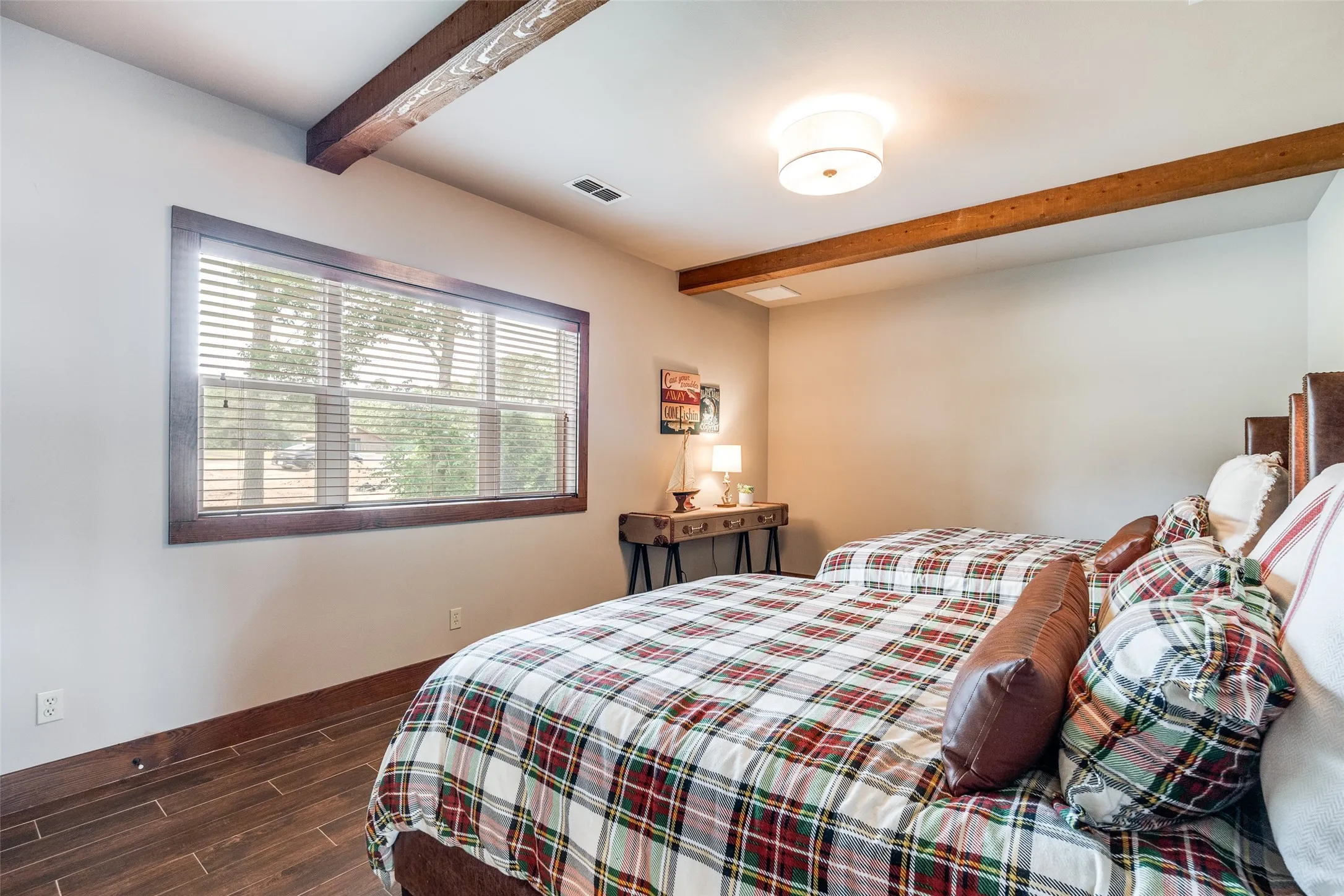 Single Family Residence For Sale in Franklin (TX) County , 1478 Charlya Drive, Scroggins, Texas 75480, 5 Bedroom, 6 Bathroom, Garage spaces, 3,937 Sqft, built in 2004, Preowned, mls#21248013, Real Estate Agent in Scroggins, Homes For Sale in Franklin (TX) county, Homes For Sale in Scroggins, Realtor in Scroggins Texas, Real Estate Brokerage Independent Realty Texas, Luminita Cordes Realtor
