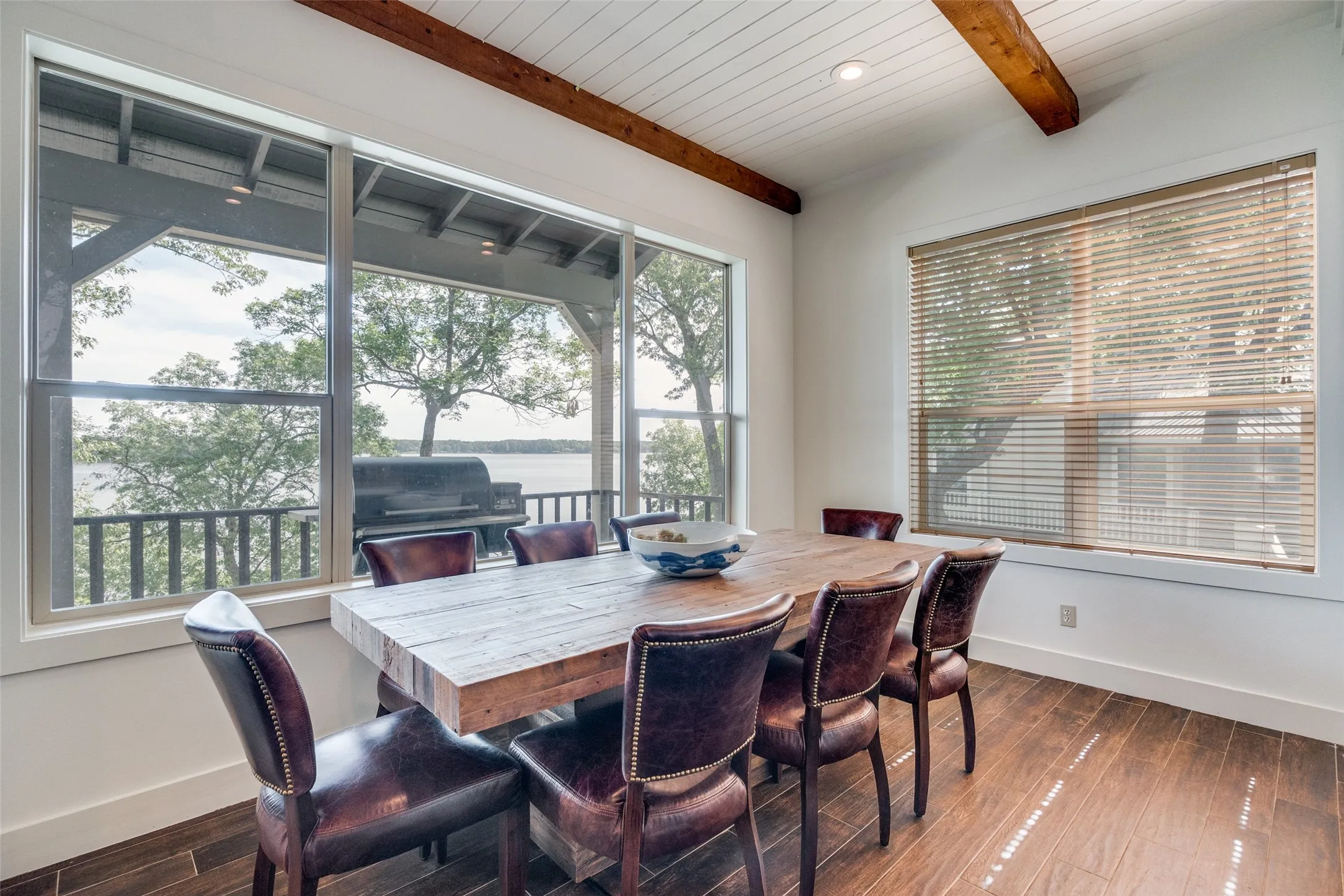 Single Family Residence For Sale in Franklin (TX) County , 1478 Charlya Drive, Scroggins, Texas 75480, 5 Bedroom, 6 Bathroom, Garage spaces, 3,937 Sqft, built in 2004, Preowned, mls#21248013, Real Estate Agent in Scroggins, Homes For Sale in Franklin (TX) county, Homes For Sale in Scroggins, Realtor in Scroggins Texas, Real Estate Brokerage Independent Realty Texas, Luminita Cordes Realtor