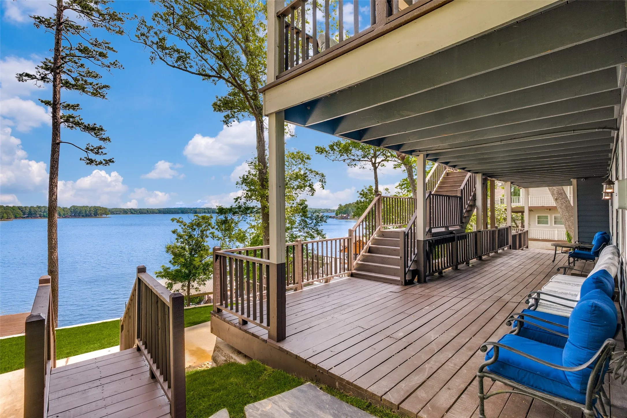 Single Family Residence For Sale in Franklin (TX) County , 1478 Charlya Drive, Scroggins, Texas 75480, 5 Bedroom, 6 Bathroom, Garage spaces, 3,937 Sqft, built in 2004, Preowned, mls#21248013, Real Estate Agent in Scroggins, Homes For Sale in Franklin (TX) county, Homes For Sale in Scroggins, Realtor in Scroggins Texas, Real Estate Brokerage Independent Realty Texas, Luminita Cordes Realtor