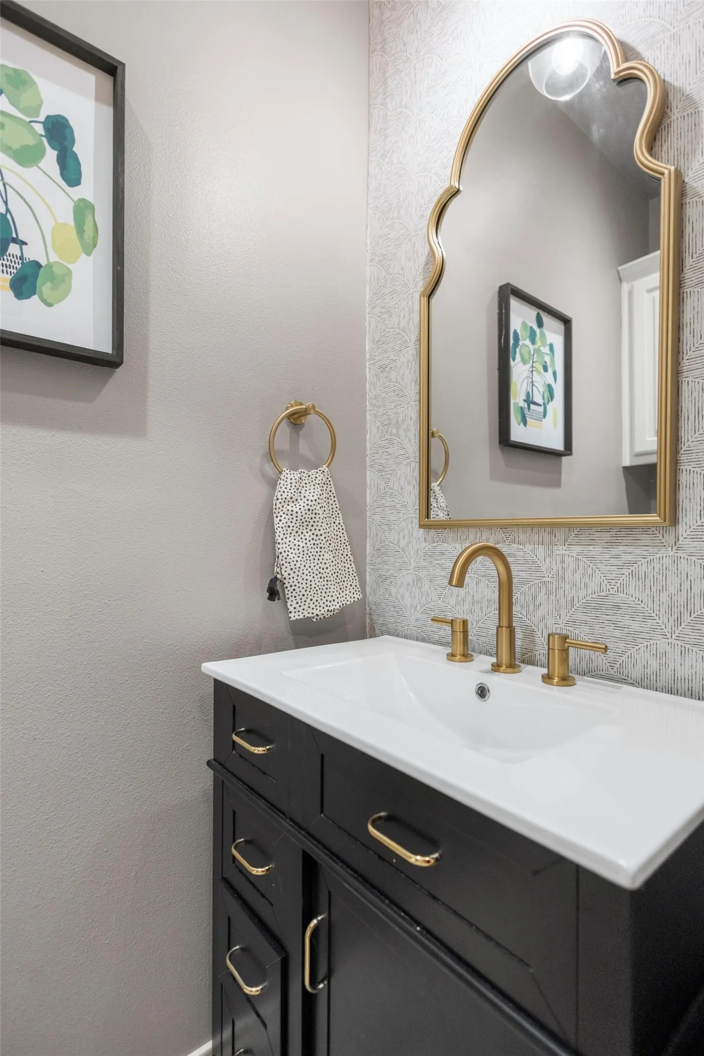 Single Family Residence For Sale in Smith County , 11176 Fox Trail, Flint, Texas 75762, 5 Bedroom, 5 Bathroom, 2 Garage spaces, 2,908 Sqft, built in 2009, Preowned, mls#21248287, Real Estate Agent in Flint, Homes For Sale in Smith county, Homes For Sale in Flint, Realtor in Flint Texas, Real Estate Brokerage Independent Realty Texas, Luminita Cordes Realtor