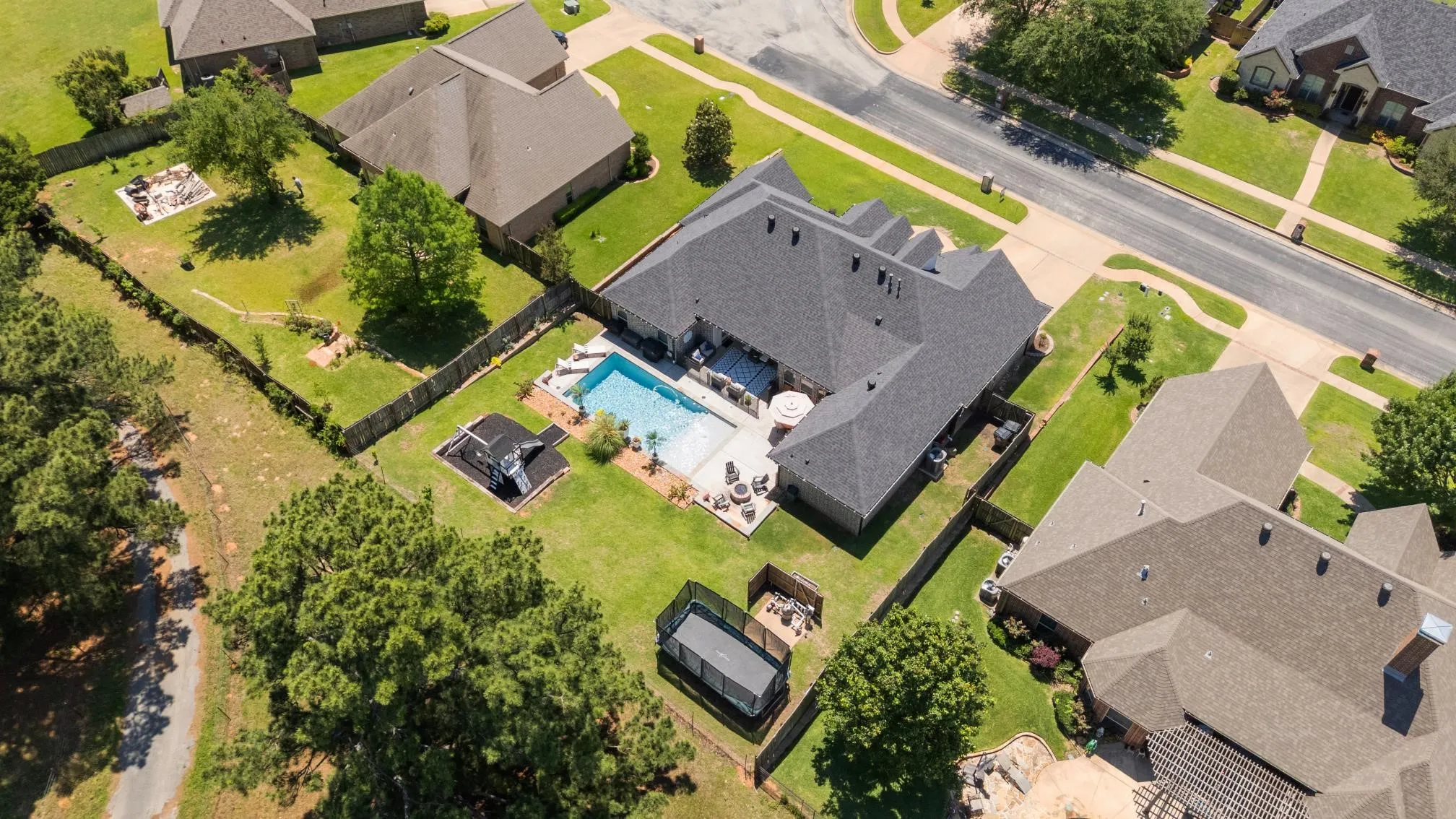Single Family Residence For Sale in Smith County , 11176 Fox Trail, Flint, Texas 75762, 5 Bedroom, 5 Bathroom, 2 Garage spaces, 2,908 Sqft, built in 2009, Preowned, mls#21248287, Real Estate Agent in Flint, Homes For Sale in Smith county, Homes For Sale in Flint, Realtor in Flint Texas, Real Estate Brokerage Independent Realty Texas, Luminita Cordes Realtor