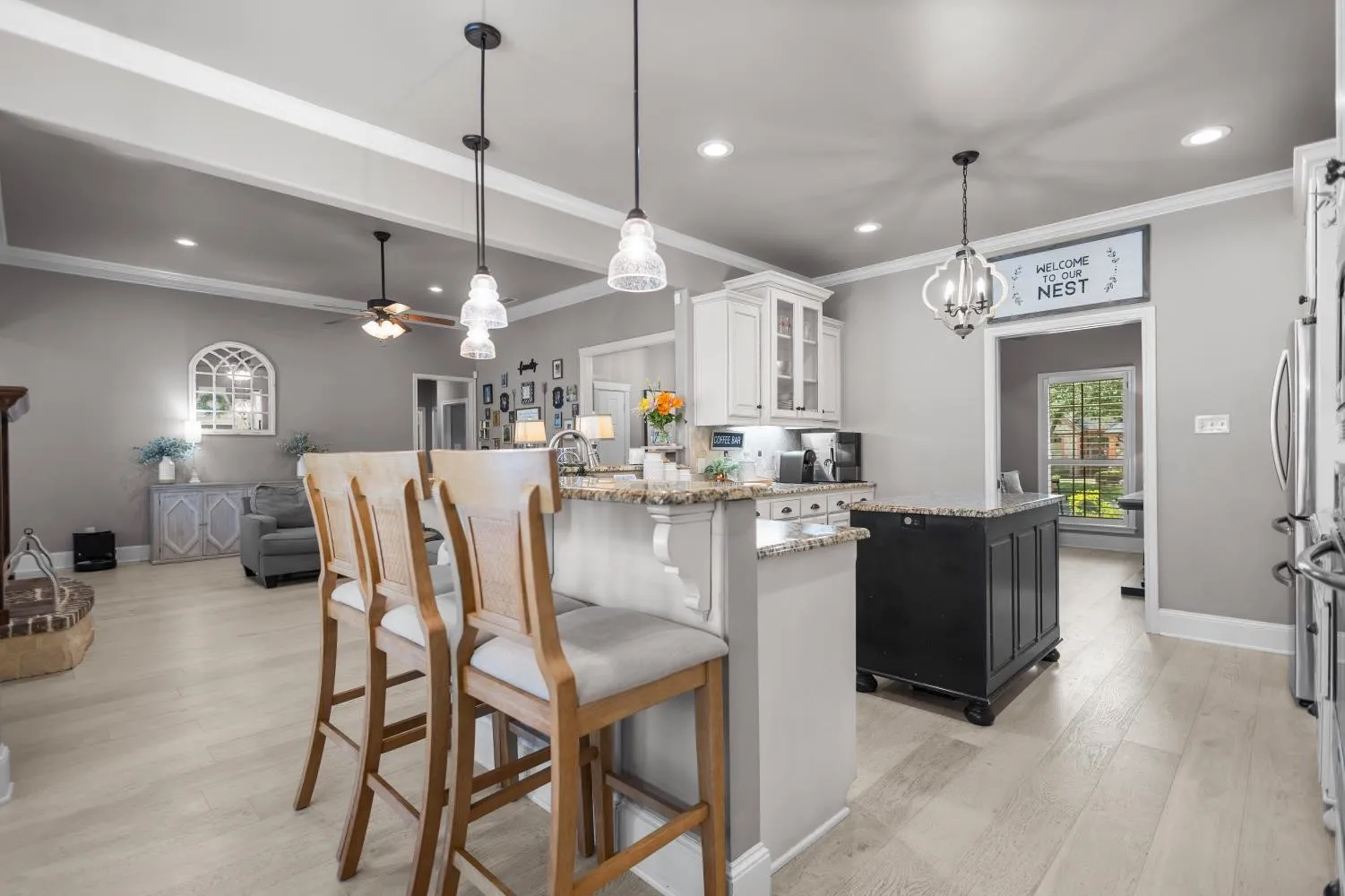 Single Family Residence For Sale in Smith County , 11176 Fox Trail, Flint, Texas 75762, 5 Bedroom, 5 Bathroom, 2 Garage spaces, 2,908 Sqft, built in 2009, Preowned, mls#21248287, Real Estate Agent in Flint, Homes For Sale in Smith county, Homes For Sale in Flint, Realtor in Flint Texas, Real Estate Brokerage Independent Realty Texas, Luminita Cordes Realtor