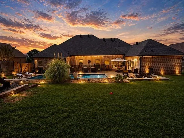 Single Family Residence For Sale in Smith County , 11176 Fox Trail, Flint, Texas 75762, 5 Bedroom, 5 Bathroom, 2 Garage spaces, 2,908 Sqft, built in 2009, Preowned, mls#21248287, Real Estate Agent in Flint, Homes For Sale in Smith county, Homes For Sale in Flint, Realtor in Flint Texas, Real Estate Brokerage Independent Realty Texas, Luminita Cordes Realtor