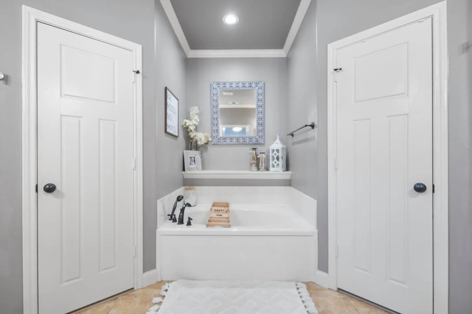 Single Family Residence For Sale in Smith County , 11176 Fox Trail, Flint, Texas 75762, 5 Bedroom, 5 Bathroom, 2 Garage spaces, 2,908 Sqft, built in 2009, Preowned, mls#21248287, Real Estate Agent in Flint, Homes For Sale in Smith county, Homes For Sale in Flint, Realtor in Flint Texas, Real Estate Brokerage Independent Realty Texas, Luminita Cordes Realtor