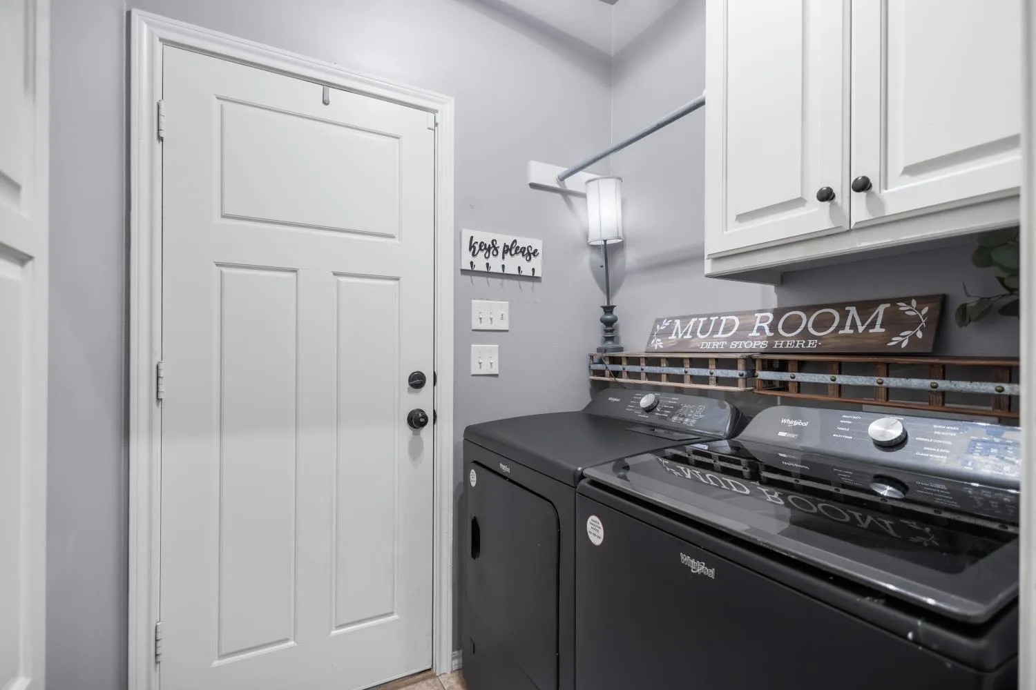 Single Family Residence For Sale in Smith County , 11176 Fox Trail, Flint, Texas 75762, 5 Bedroom, 5 Bathroom, 2 Garage spaces, 2,908 Sqft, built in 2009, Preowned, mls#21248287, Real Estate Agent in Flint, Homes For Sale in Smith county, Homes For Sale in Flint, Realtor in Flint Texas, Real Estate Brokerage Independent Realty Texas, Luminita Cordes Realtor