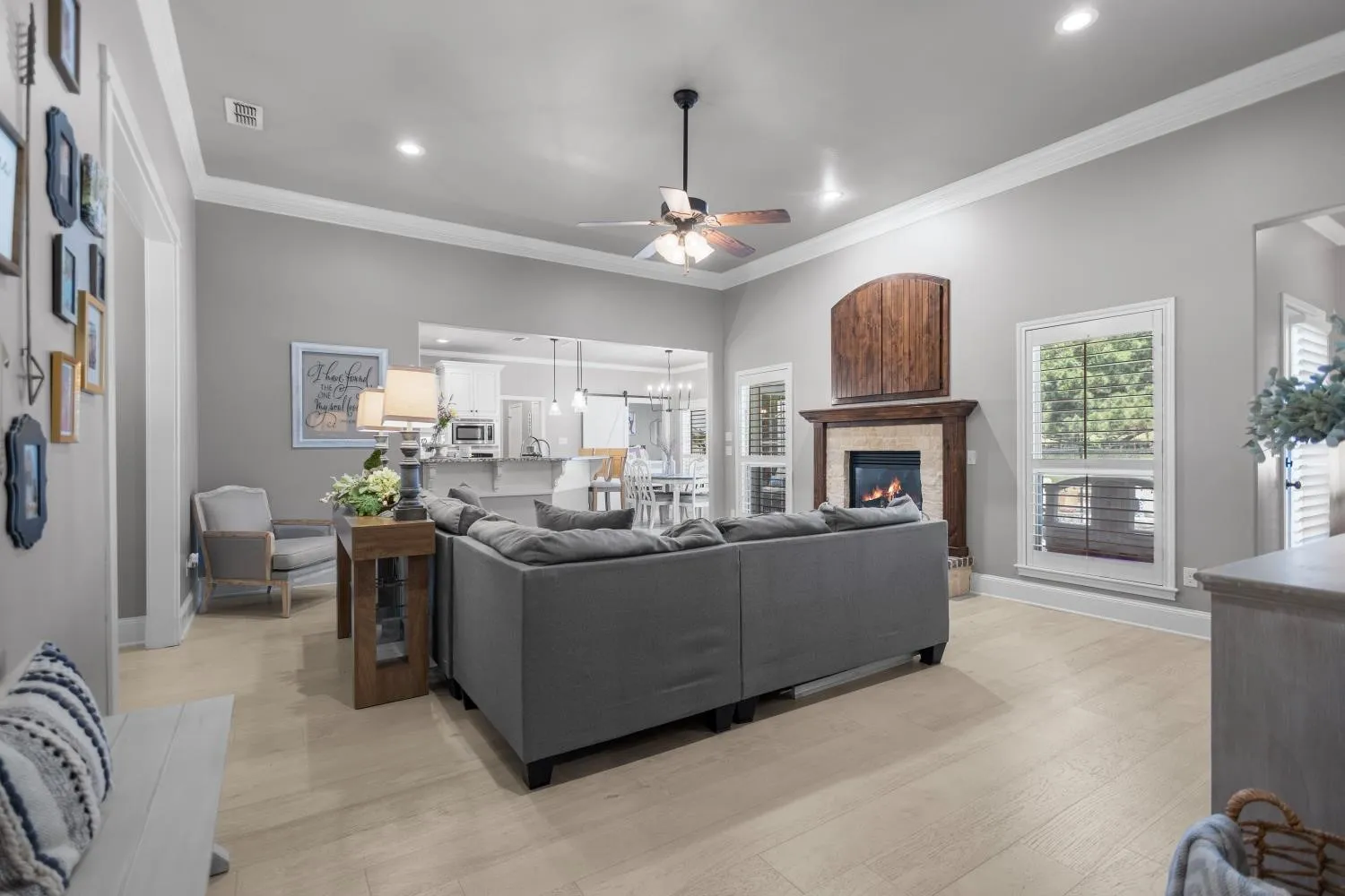 Single Family Residence For Sale in Smith County , 11176 Fox Trail, Flint, Texas 75762, 5 Bedroom, 5 Bathroom, 2 Garage spaces, 2,908 Sqft, built in 2009, Preowned, mls#21248287, Real Estate Agent in Flint, Homes For Sale in Smith county, Homes For Sale in Flint, Realtor in Flint Texas, Real Estate Brokerage Independent Realty Texas, Luminita Cordes Realtor