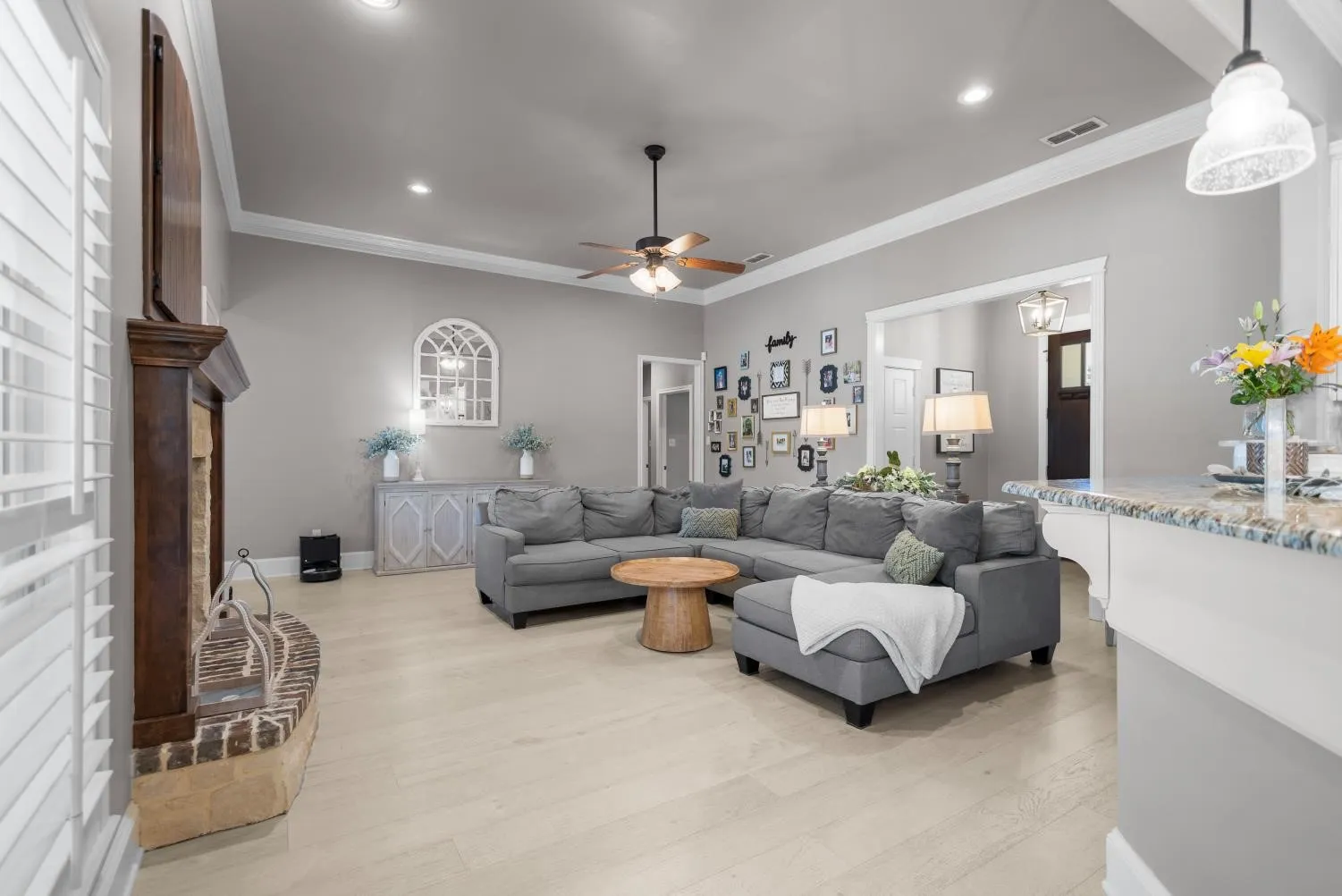 Single Family Residence For Sale in Smith County , 11176 Fox Trail, Flint, Texas 75762, 5 Bedroom, 5 Bathroom, 2 Garage spaces, 2,908 Sqft, built in 2009, Preowned, mls#21248287, Real Estate Agent in Flint, Homes For Sale in Smith county, Homes For Sale in Flint, Realtor in Flint Texas, Real Estate Brokerage Independent Realty Texas, Luminita Cordes Realtor