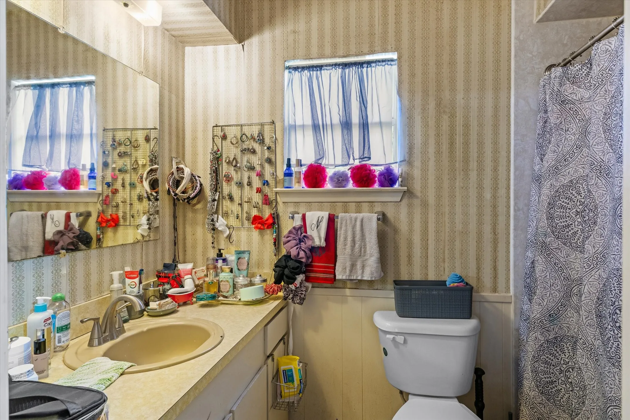 Single Family Residence For Sale in Smith County , 13608 N SH-110, Tyler, Texas 75704, 3 Bedroom, 2 Bathroom, 2 Garage spaces, 1,608 Sqft, built in 1977, mls#21244698, Real Estate Agent in Tyler, Homes For Sale in Smith county, Homes For Sale in Tyler, Realtor in Tyler Texas, Real Estate Brokerage Independent Realty Texas, Luminita Cordes Realtor