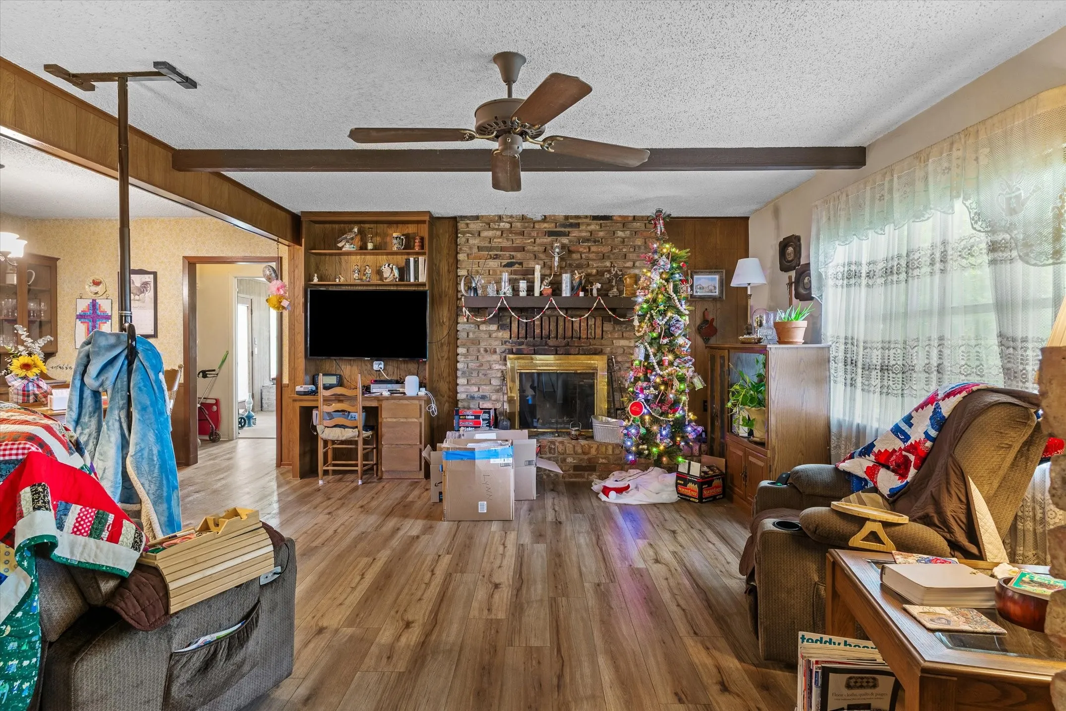 Single Family Residence For Sale in Smith County , 13608 N SH-110, Tyler, Texas 75704, 3 Bedroom, 2 Bathroom, 2 Garage spaces, 1,608 Sqft, built in 1977, mls#21244698, Real Estate Agent in Tyler, Homes For Sale in Smith county, Homes For Sale in Tyler, Realtor in Tyler Texas, Real Estate Brokerage Independent Realty Texas, Luminita Cordes Realtor