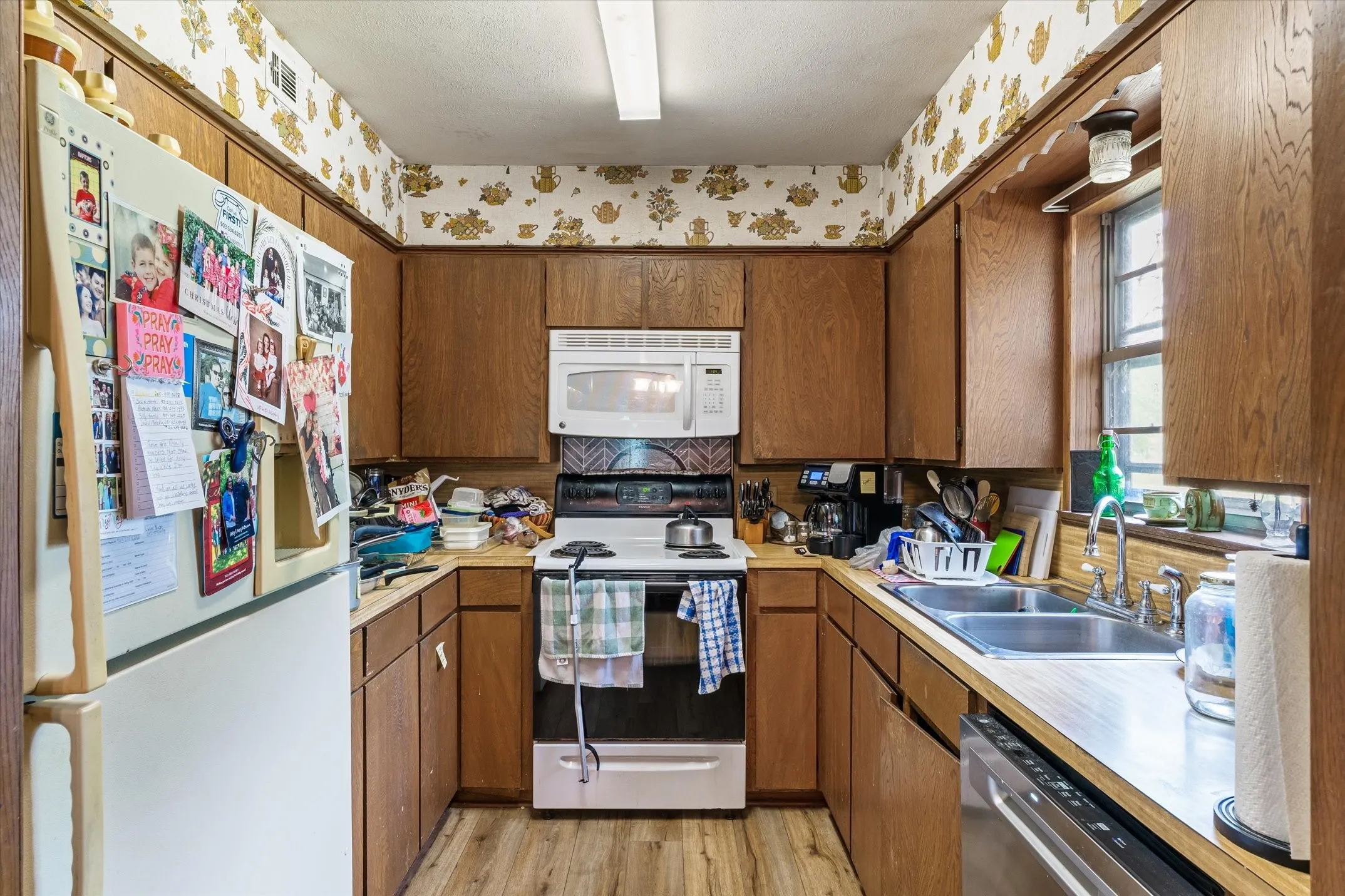 Single Family Residence For Sale in Smith County , 13608 N SH-110, Tyler, Texas 75704, 3 Bedroom, 2 Bathroom, 2 Garage spaces, 1,608 Sqft, built in 1977, mls#21244698, Real Estate Agent in Tyler, Homes For Sale in Smith county, Homes For Sale in Tyler, Realtor in Tyler Texas, Real Estate Brokerage Independent Realty Texas, Luminita Cordes Realtor