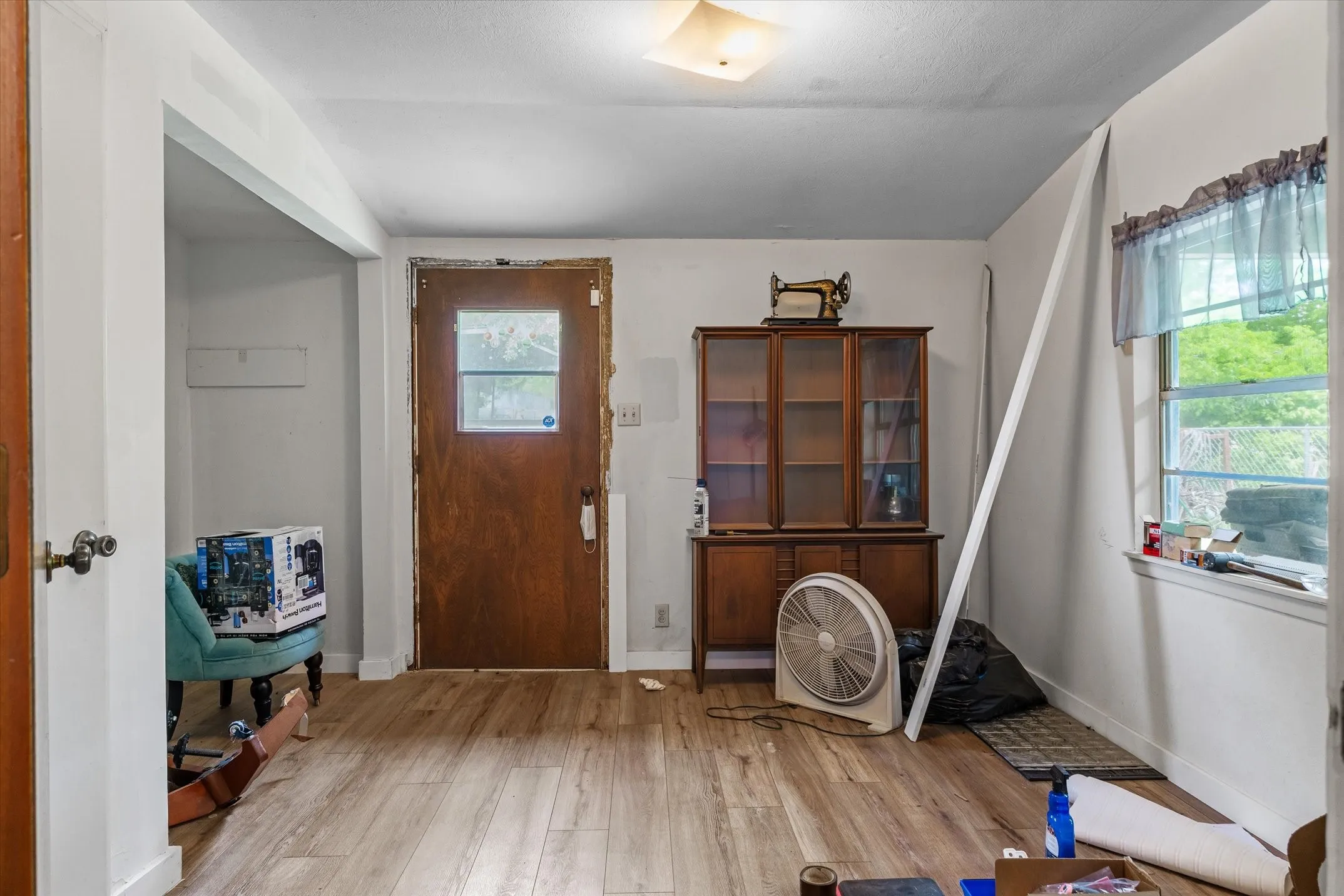 Single Family Residence For Sale in Smith County , 13608 N SH-110, Tyler, Texas 75704, 3 Bedroom, 2 Bathroom, 2 Garage spaces, 1,608 Sqft, built in 1977, mls#21244698, Real Estate Agent in Tyler, Homes For Sale in Smith county, Homes For Sale in Tyler, Realtor in Tyler Texas, Real Estate Brokerage Independent Realty Texas, Luminita Cordes Realtor