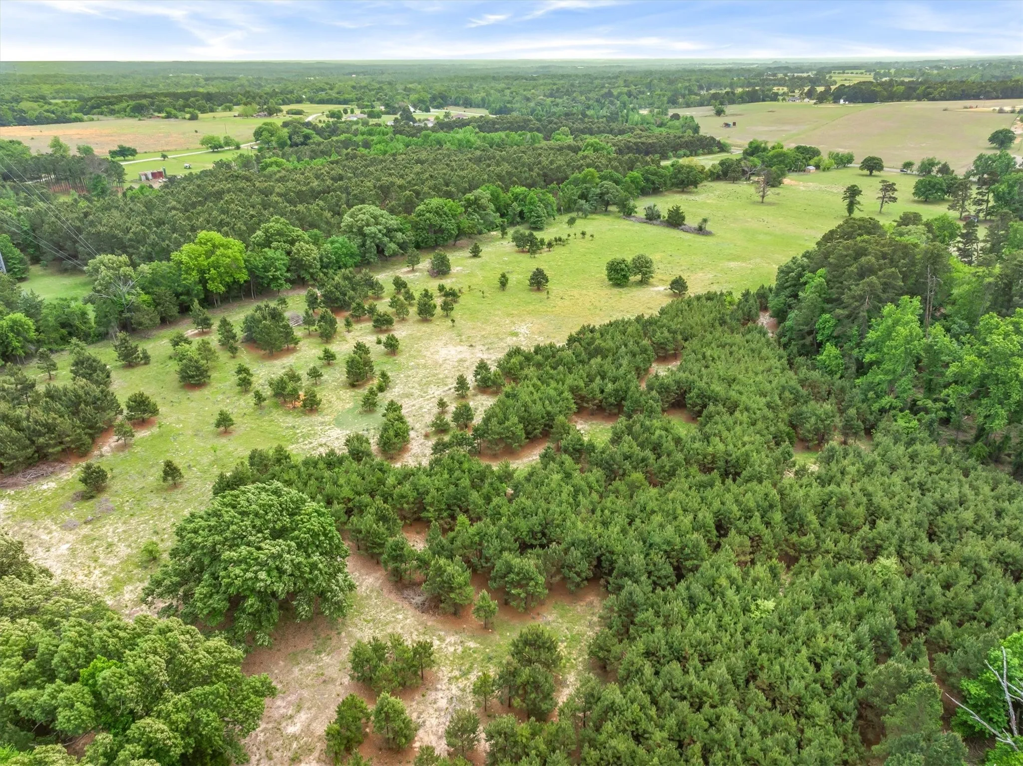 Single Family Residence For Sale in Smith County , 13608 N SH-110, Tyler, Texas 75704, 3 Bedroom, 2 Bathroom, 2 Garage spaces, 1,608 Sqft, built in 1977, mls#21244698, Real Estate Agent in Tyler, Homes For Sale in Smith county, Homes For Sale in Tyler, Realtor in Tyler Texas, Real Estate Brokerage Independent Realty Texas, Luminita Cordes Realtor
