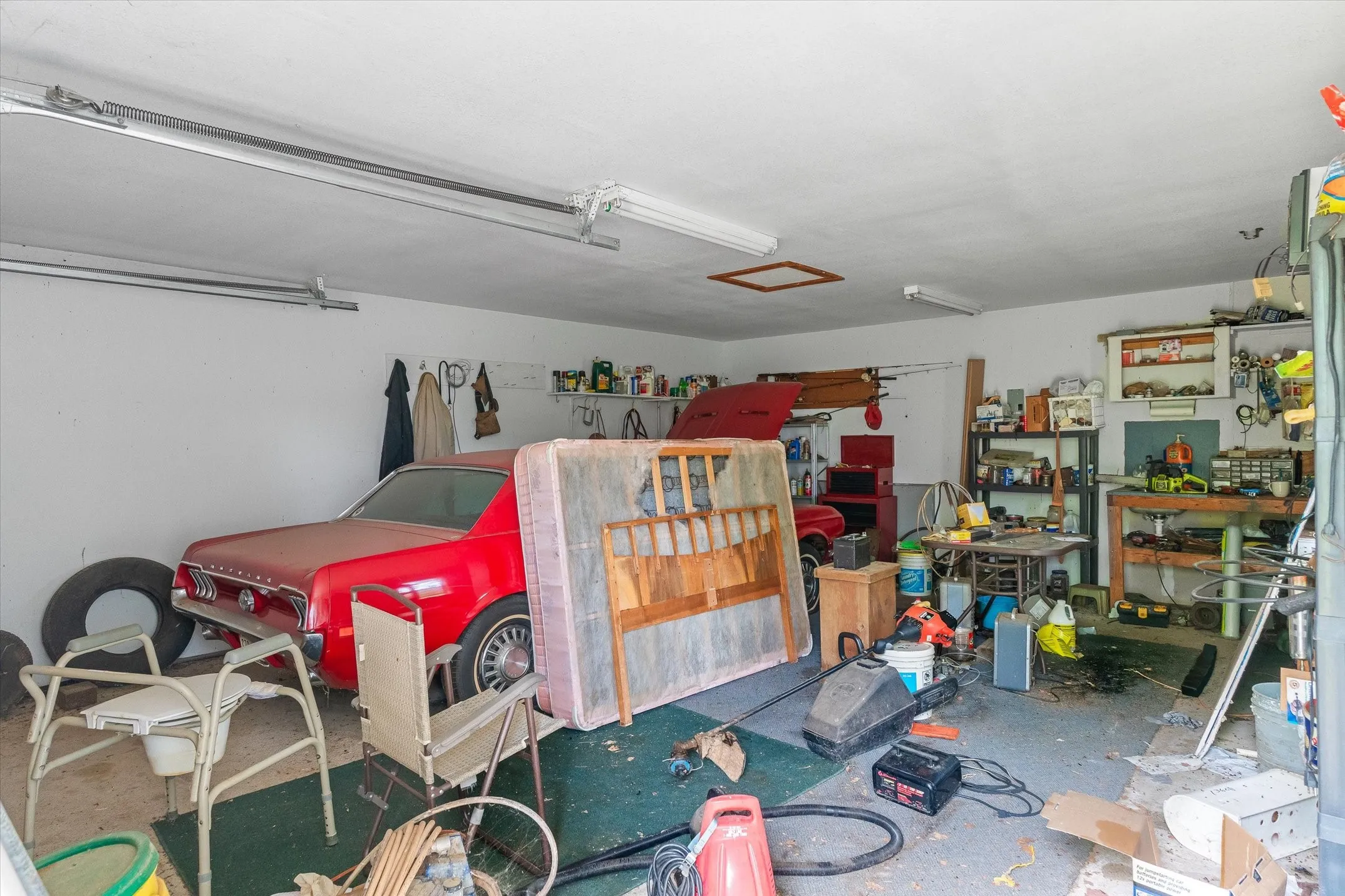 Single Family Residence For Sale in Smith County , 13608 N SH-110, Tyler, Texas 75704, 3 Bedroom, 2 Bathroom, 2 Garage spaces, 1,608 Sqft, built in 1977, mls#21244698, Real Estate Agent in Tyler, Homes For Sale in Smith county, Homes For Sale in Tyler, Realtor in Tyler Texas, Real Estate Brokerage Independent Realty Texas, Luminita Cordes Realtor