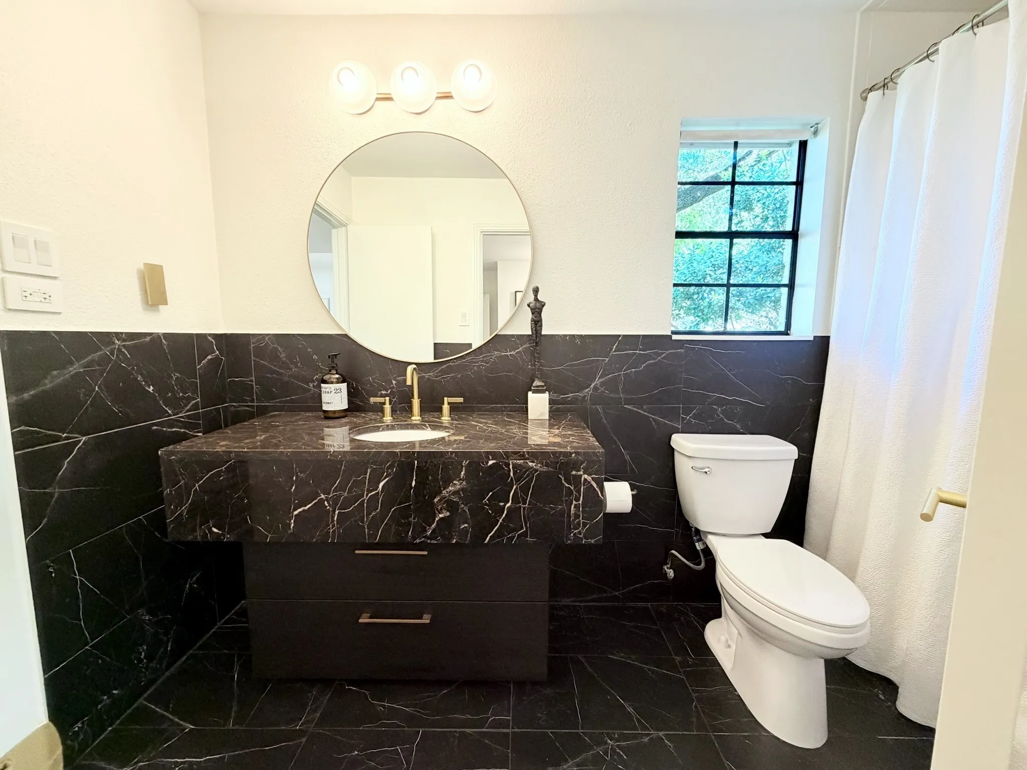 Single Family Residence For Sale in Dallas County , 5270 Ponderosa Circle, Dallas, Texas 75227, 4 Bedroom, 3 Bathroom, 2 Garage spaces, 2,842 Sqft, built in 1966, Preowned, mls#21247094, Real Estate Agent in Dallas, Homes For Sale in Dallas county, Homes For Sale in Dallas, Realtor in Dallas Texas, Real Estate Brokerage Independent Realty Texas, Luminita Cordes Realtor