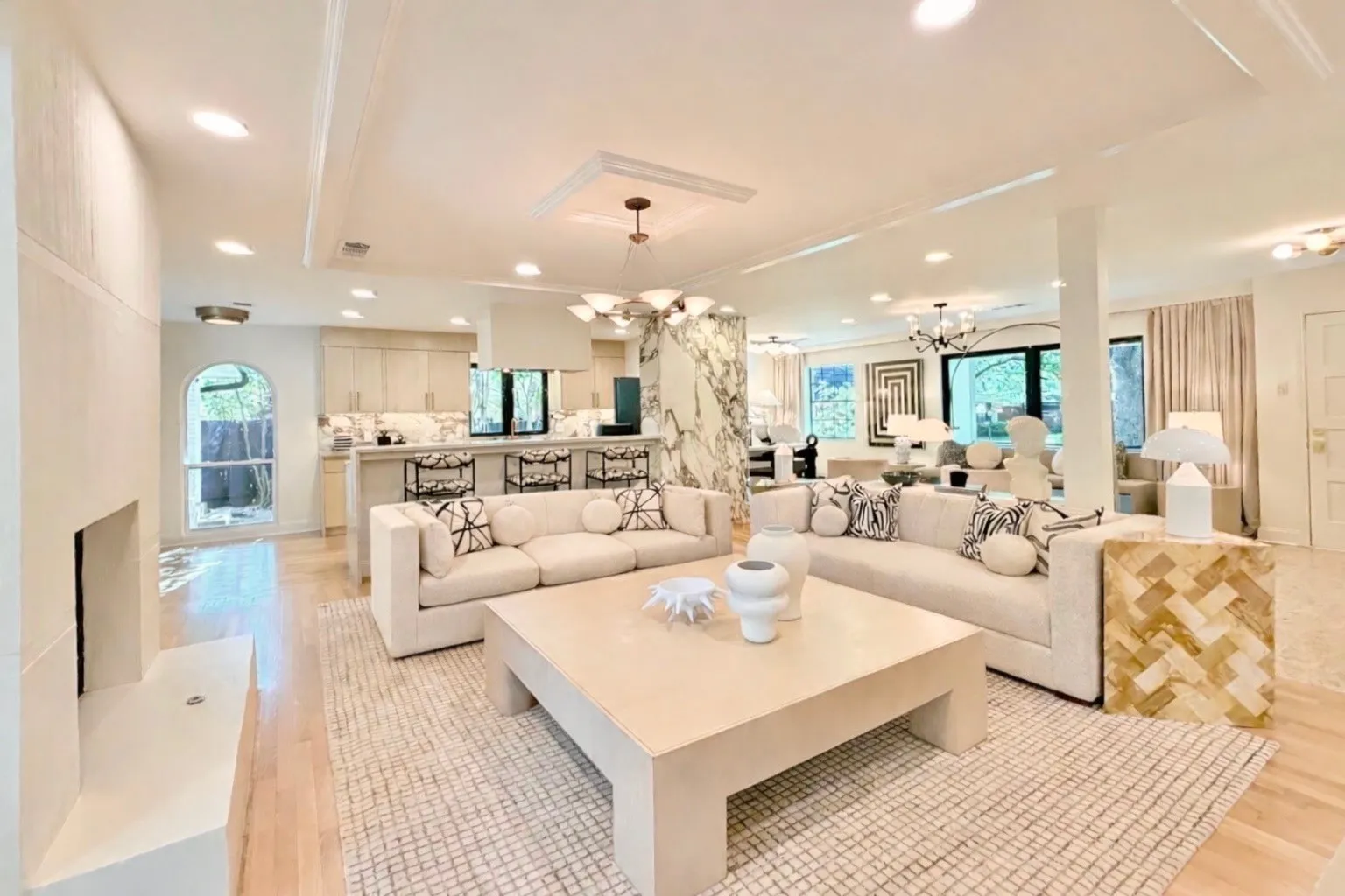 Single Family Residence For Sale in Dallas County , 5270 Ponderosa Circle, Dallas, Texas 75227, 4 Bedroom, 3 Bathroom, 2 Garage spaces, 2,842 Sqft, built in 1966, Preowned, mls#21247094, Real Estate Agent in Dallas, Homes For Sale in Dallas county, Homes For Sale in Dallas, Realtor in Dallas Texas, Real Estate Brokerage Independent Realty Texas, Luminita Cordes Realtor