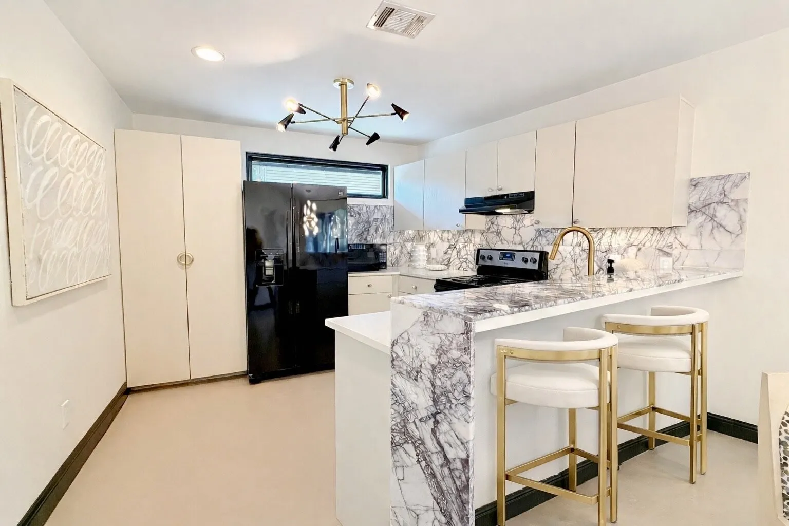 Single Family Residence For Sale in Dallas County , 5270 Ponderosa Circle, Dallas, Texas 75227, 4 Bedroom, 3 Bathroom, 2 Garage spaces, 2,842 Sqft, built in 1966, Preowned, mls#21247094, Real Estate Agent in Dallas, Homes For Sale in Dallas county, Homes For Sale in Dallas, Realtor in Dallas Texas, Real Estate Brokerage Independent Realty Texas, Luminita Cordes Realtor