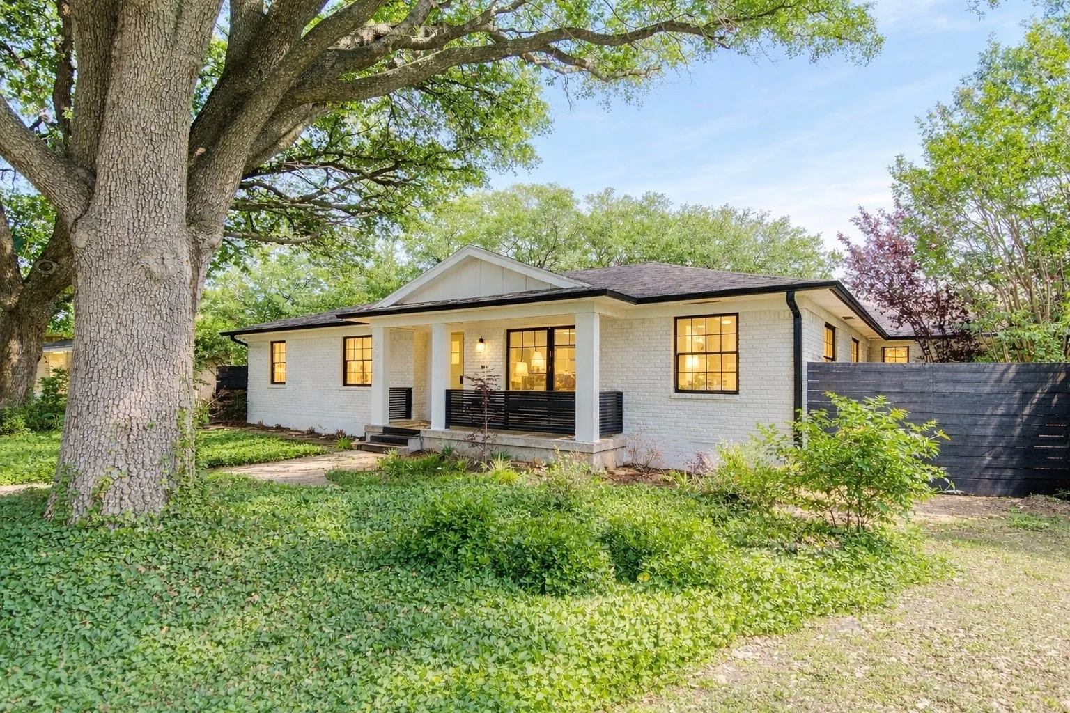 Single Family Residence For Sale in Dallas County , 5270 Ponderosa Circle, Dallas, Texas 75227, 4 Bedroom, 3 Bathroom, 2 Garage spaces, 2,842 Sqft, built in 1966, Preowned, mls#21247094, Real Estate Agent in Dallas, Homes For Sale in Dallas county, Homes For Sale in Dallas, Realtor in Dallas Texas, Real Estate Brokerage Independent Realty Texas, Luminita Cordes Realtor